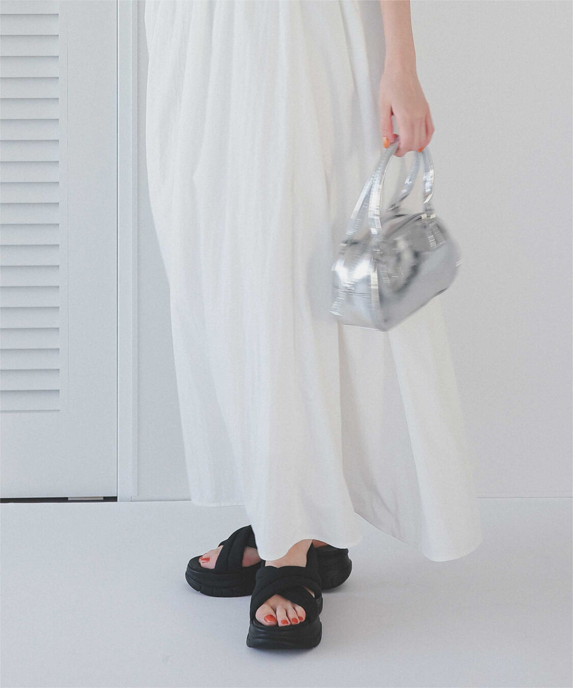 titivate「クロスパデットサンダル」|サンダル|