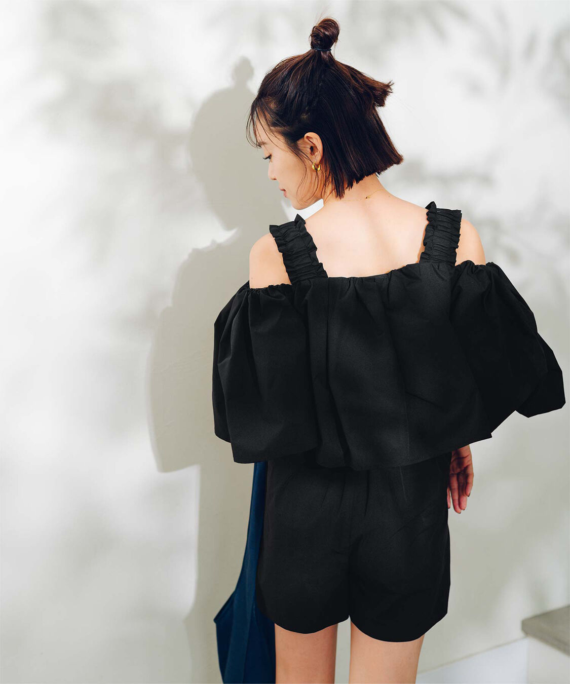 ur's「【春名亜美さんコラボアイテム】2wayフリルショルダートップス」|シャツ・ブラウス|