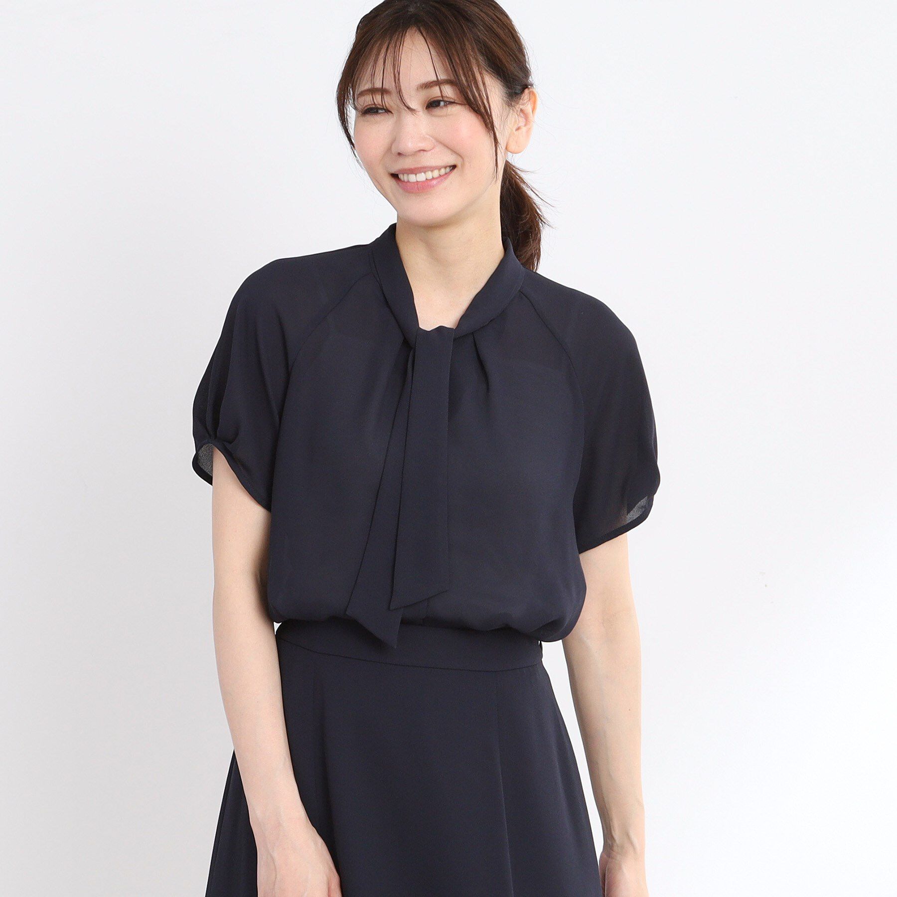 Reflect「【夏SALE／接触冷感／マシンウォッシュ可／吸水速乾／セットアップ可】ボウタイブラウス」|シャツ・ブラウス|