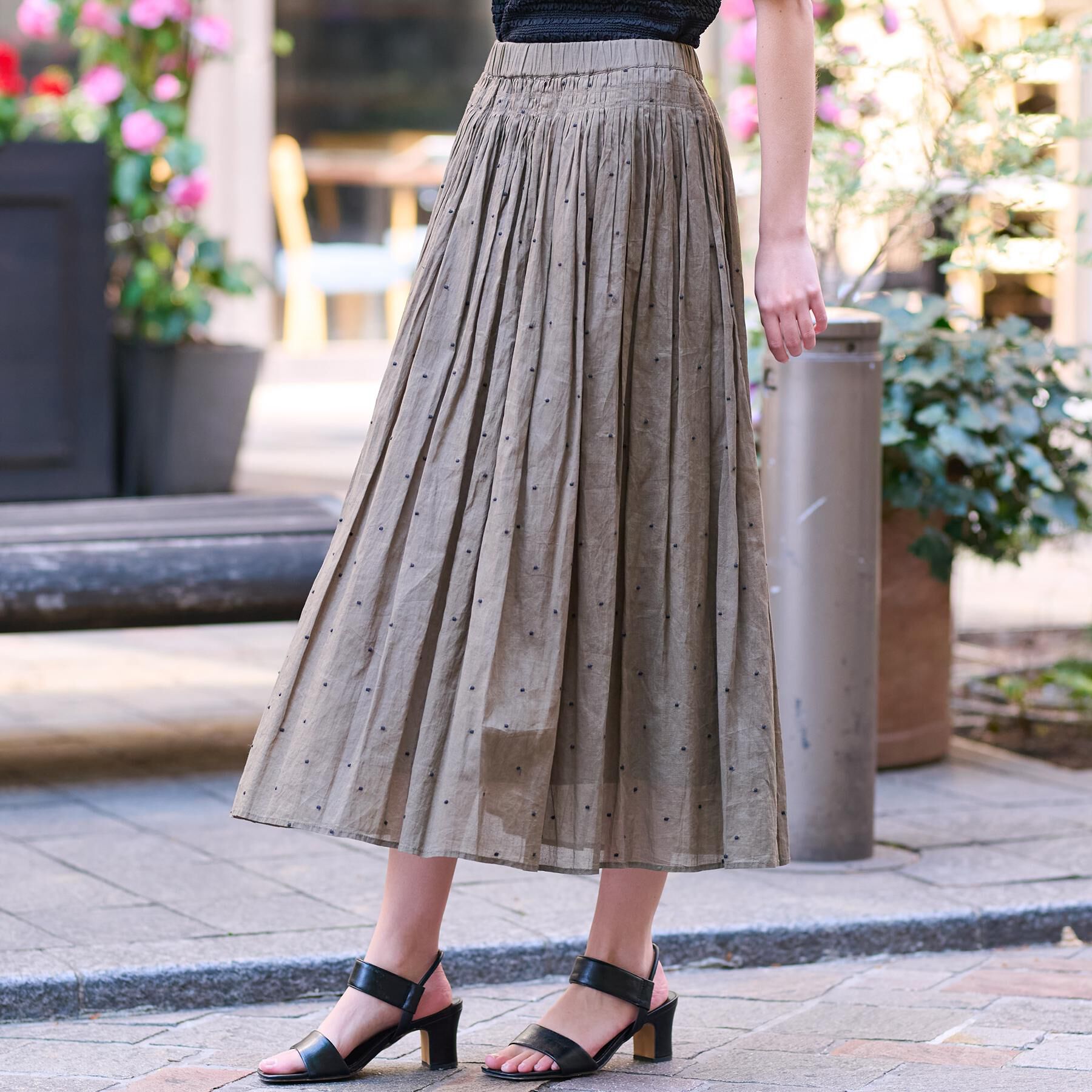 DRESSTERIOR「【ウエストゴム/裏地あり】イージーウエストドット刺繍スカート」|スカート|