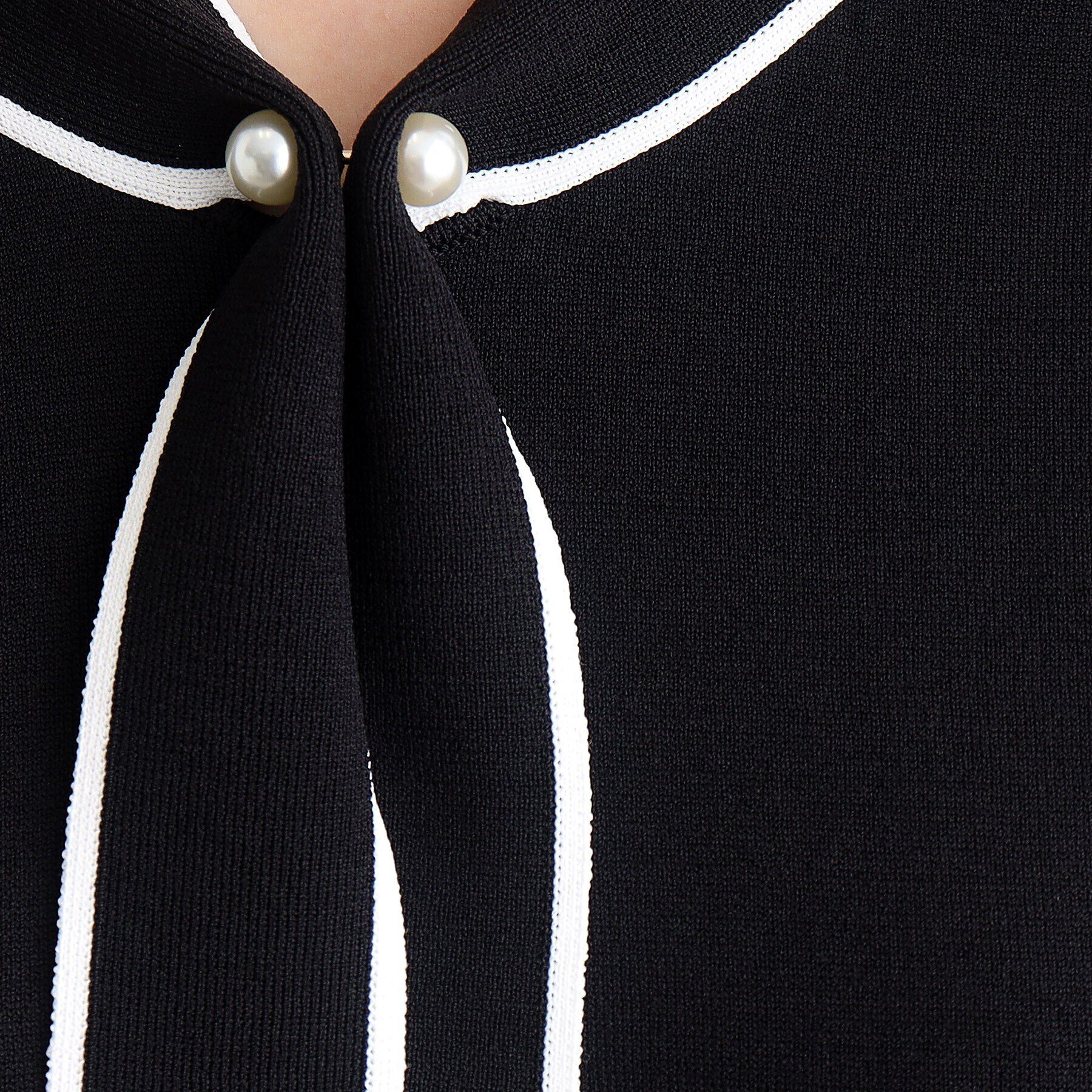 grove「【接触冷感／UV／抗ピル】取り外しパール調ピン付きボウタイニット」|ニット・セーター|