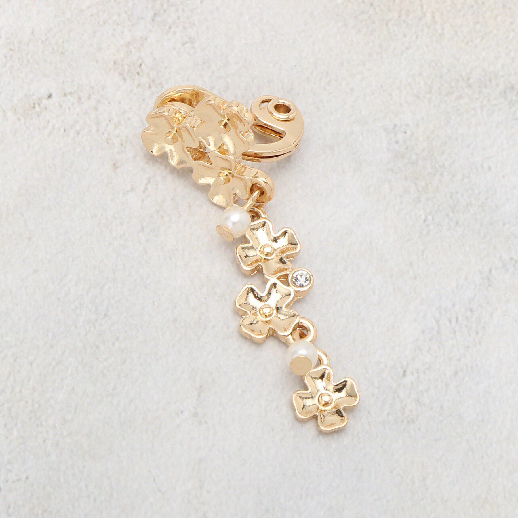 grove「【痛くなりにくいイヤリング】フラワーブーケイヤリング」|イヤリング|