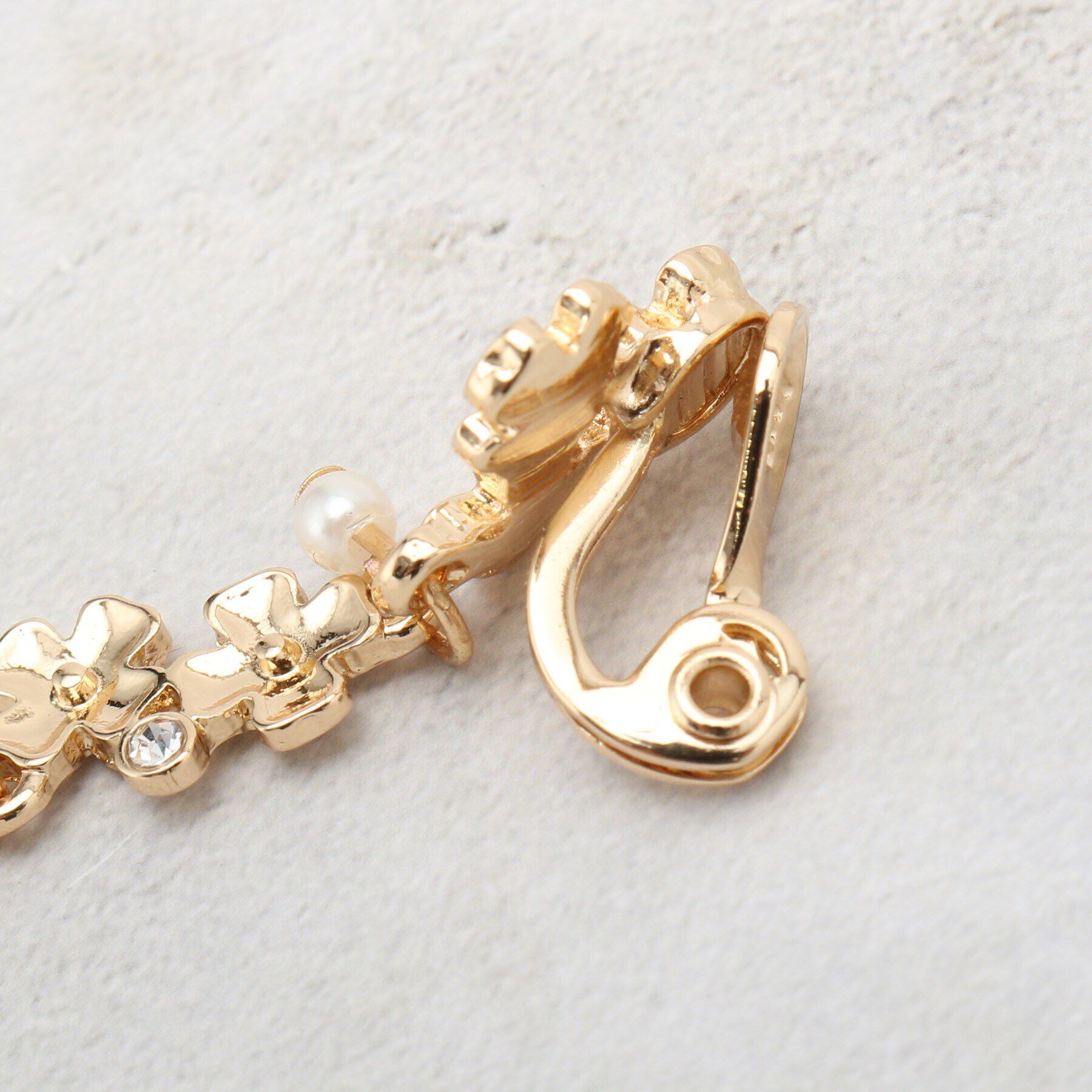 grove「【痛くなりにくいイヤリング】フラワーブーケイヤリング」|イヤリング|