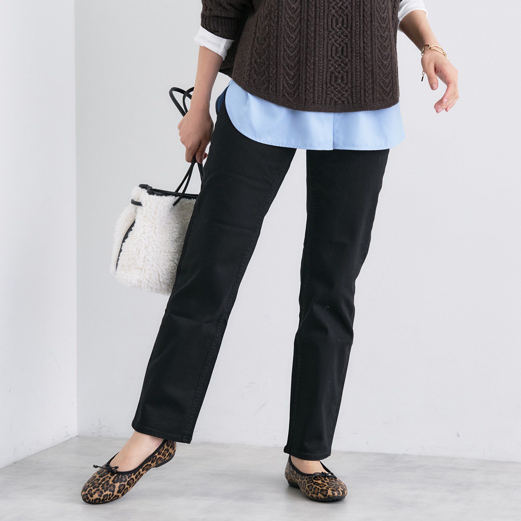 INDIVI「【通年活躍！褒められデニム】スリムストレート デニムパンツ」|デニム|