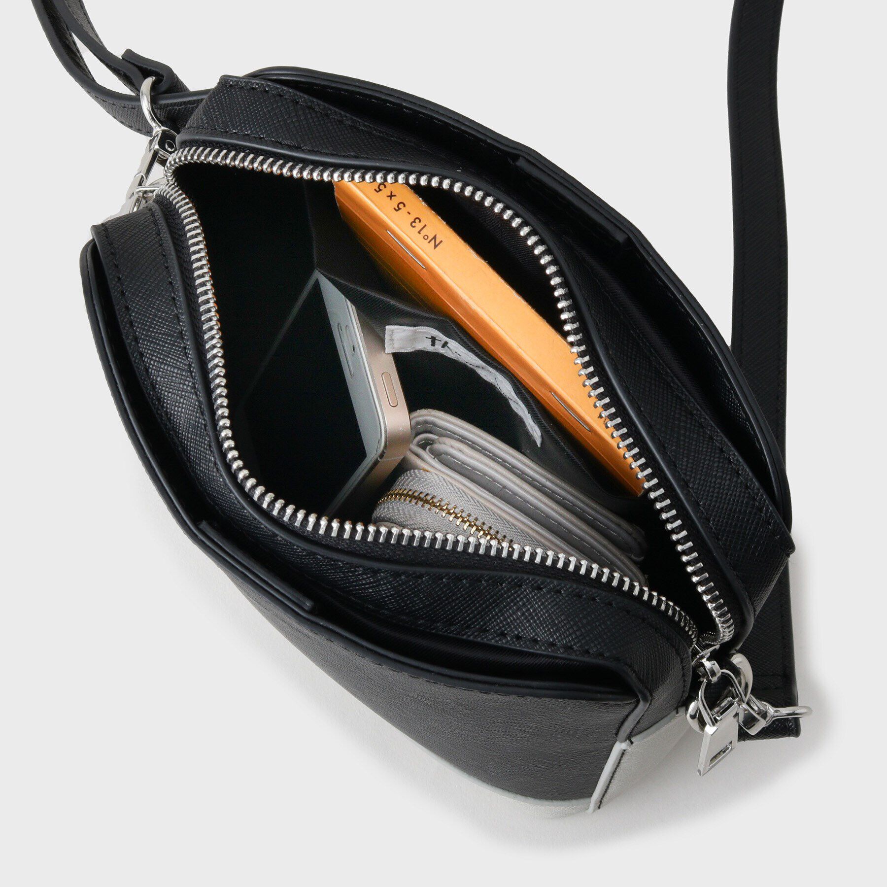 tk.TAKEO KIKUCHI「アオリミニショルダー」|ショルダー・メッセンジャー|