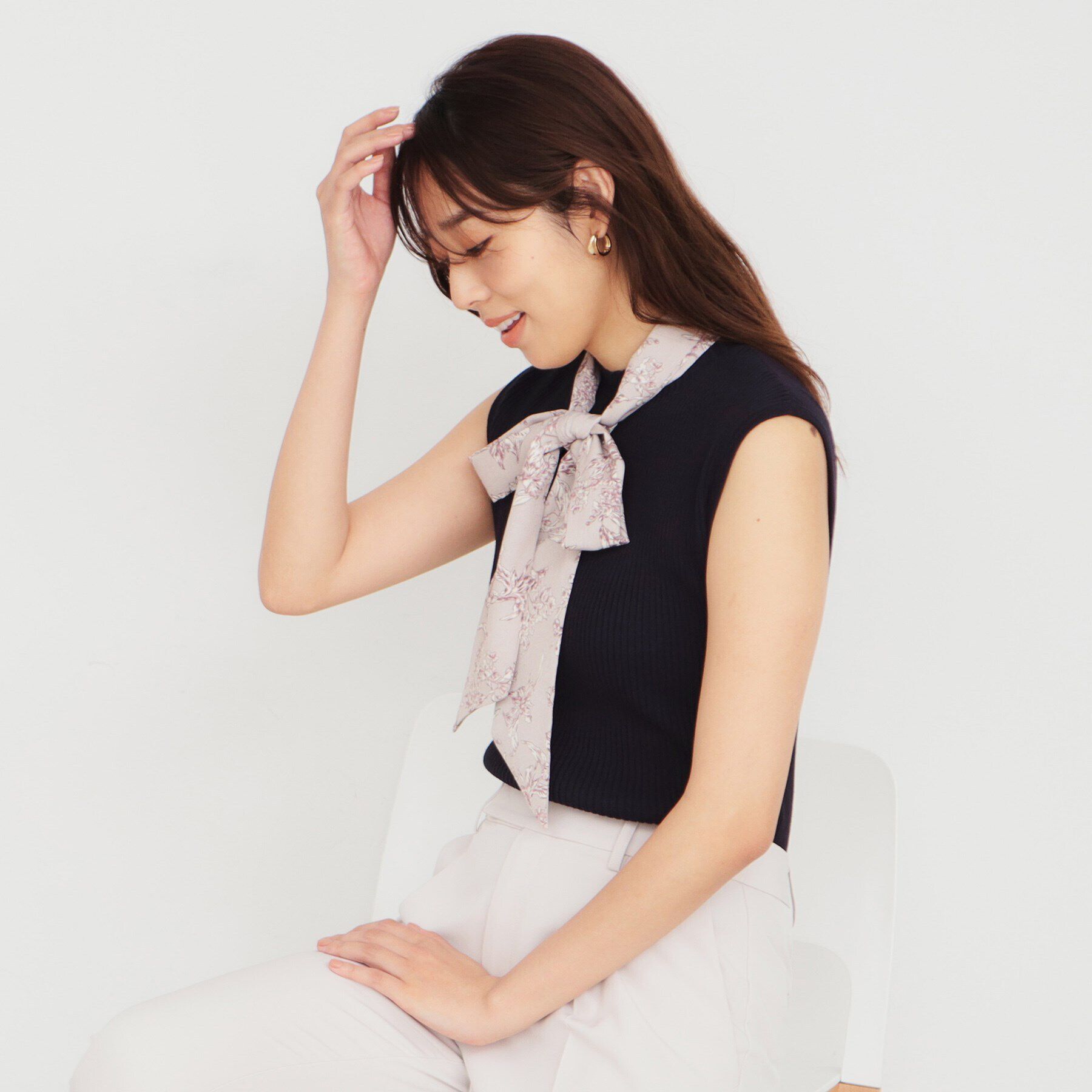 index「《美人百花掲載》スカーフ付きフレンチリブニット【洗濯機可】」|ニット・セーター|ネイビー(094)