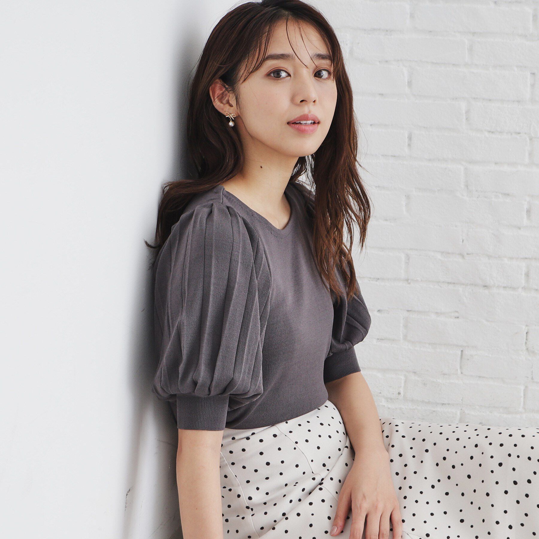 index「《S-LLsize/6color》ドライタッチ プリーツスリーブニット【洗濯機洗い可/抗ピル/接触冷」|ニット・セーター|チャコールグレー(8