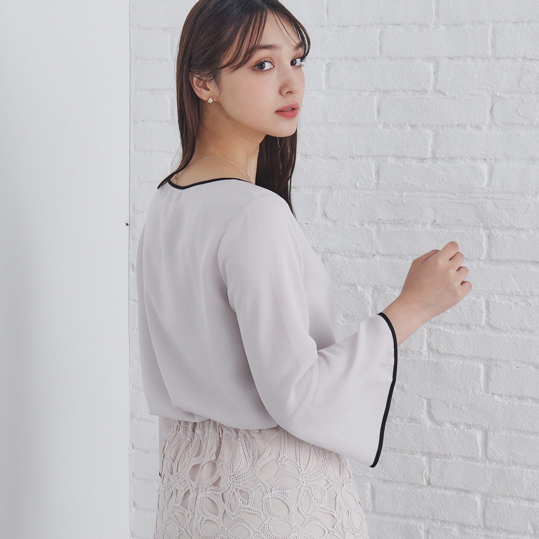 index「バイカラーフレアスリーブブラウス【洗濯機洗い可】」|シャツ・ブラウス|