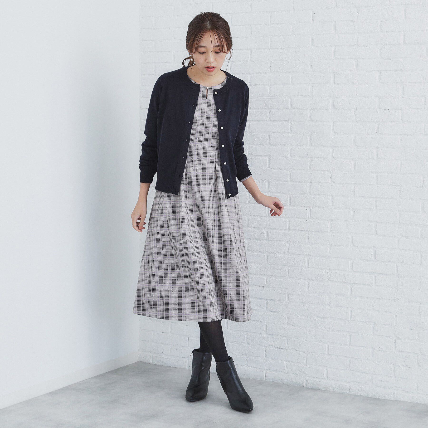 index「≪エマール検証済≫7colorビジュー釦クルーネックカーディガン【洗濯機洗い可】」|カーディガン|