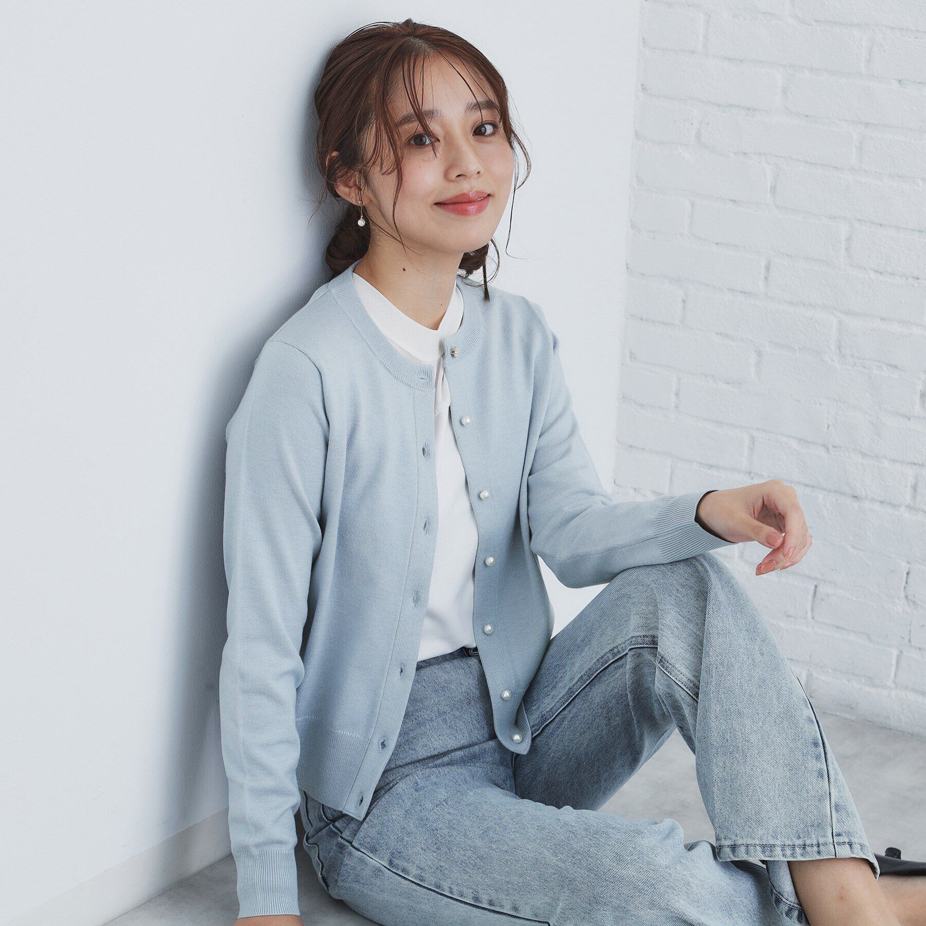 index「≪エマール検証済≫7colorビジュー釦クルーネックカーディガン【洗濯機洗い可】」|カーディガン|サックスブルー(89