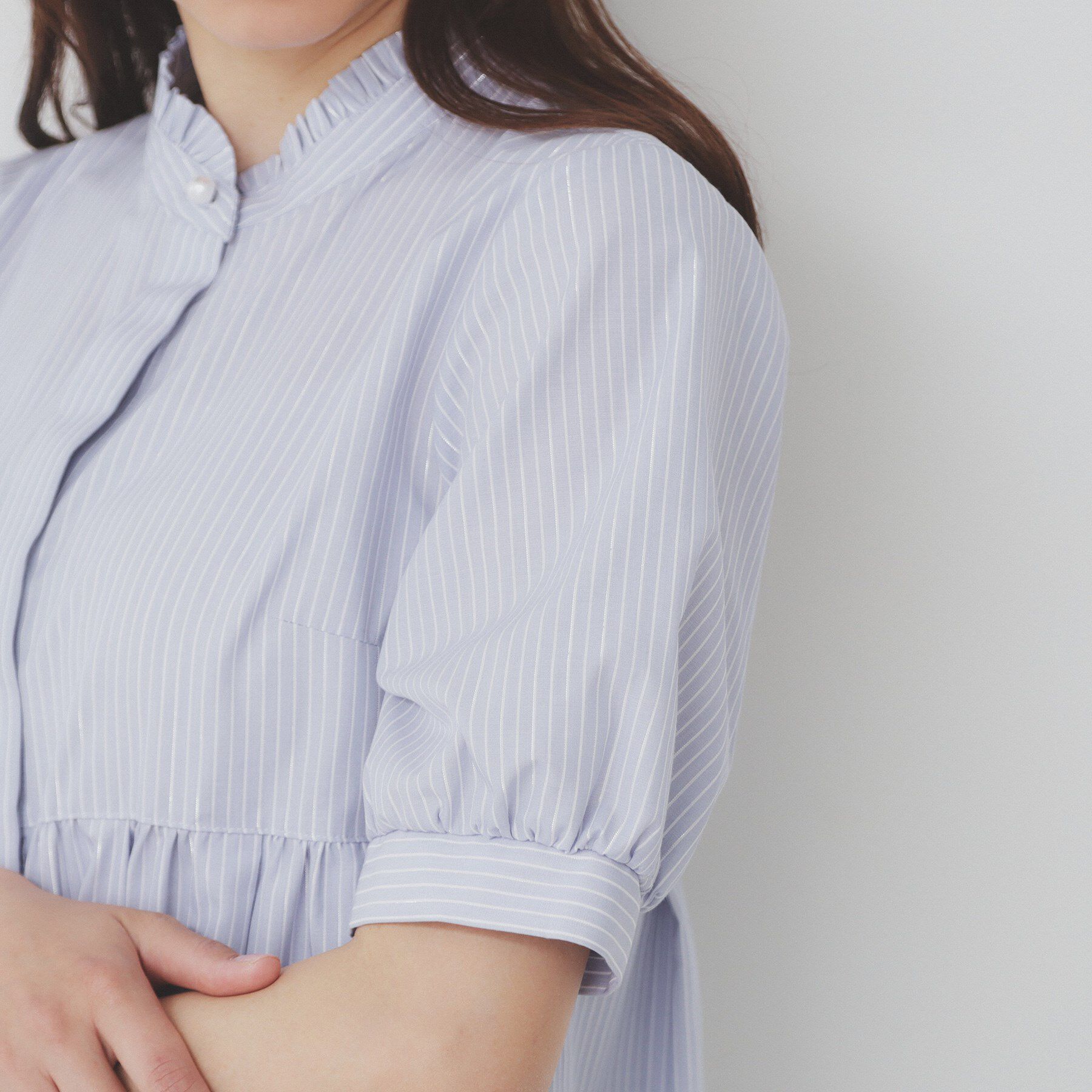 index「《5色展開》フリルバンドカラーペプラムブラウス【洗濯機洗い可/イージーアイロン/防シワ】」|シャツ・ブラウス|