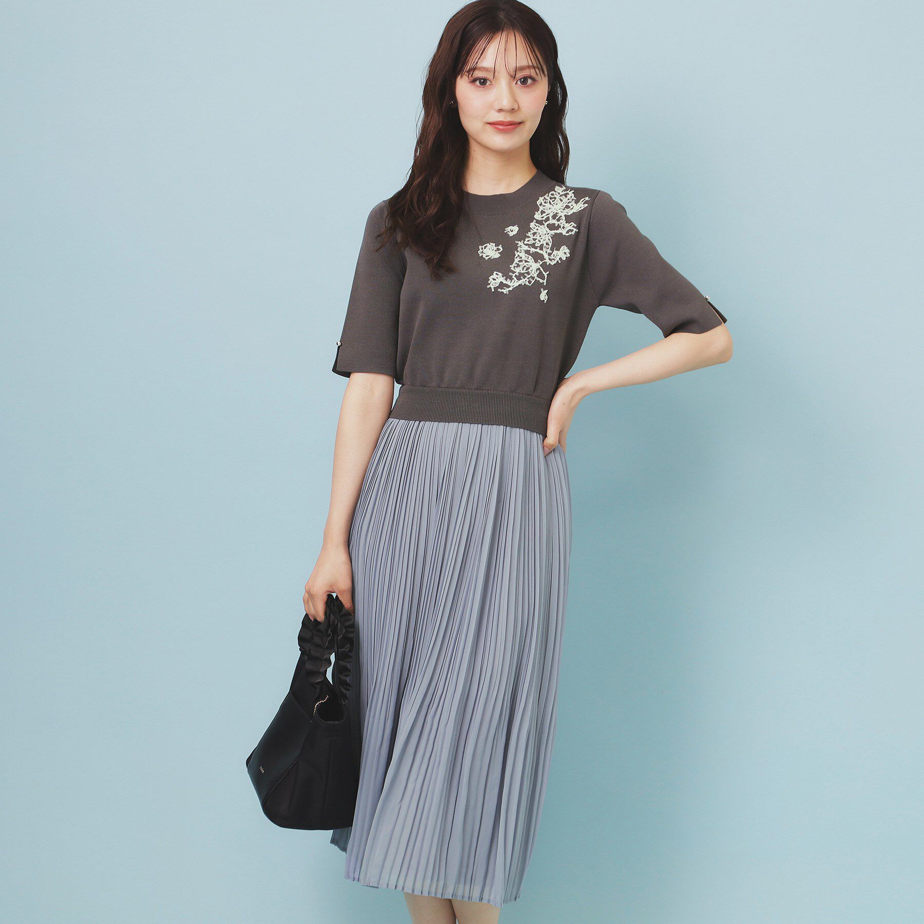 index「刺繍デザインドッキングプリーツワンピース【洗濯機OK】」|ワンピース|