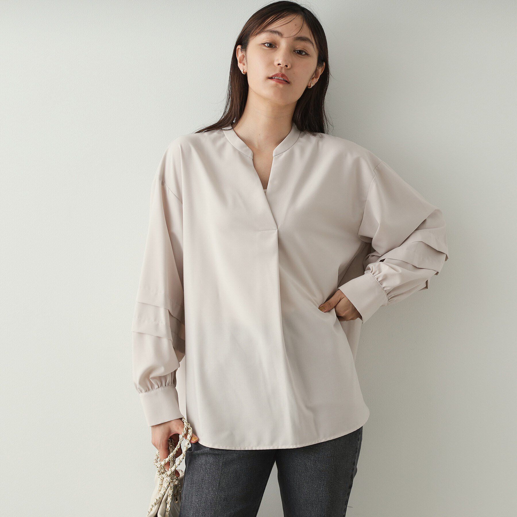 OPAQUE.CLIP「タックスリーブ スキッパーシャツ【洗濯機洗い可】」|シャツ・ブラウス|ライトベージュ(05