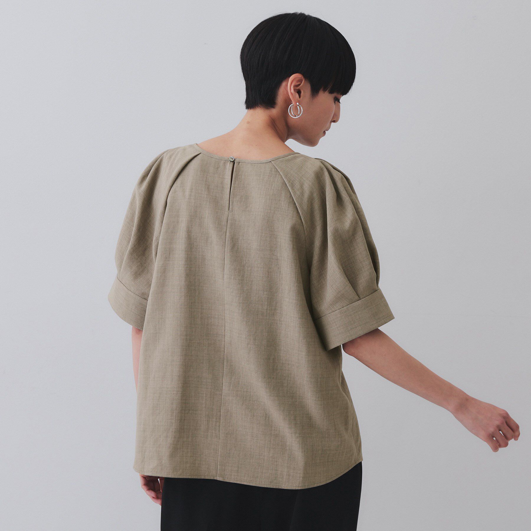 OPAQUE.CLIP「タックボリュームスリーブブラウス【洗濯機洗い可】」|シャツ・ブラウス|