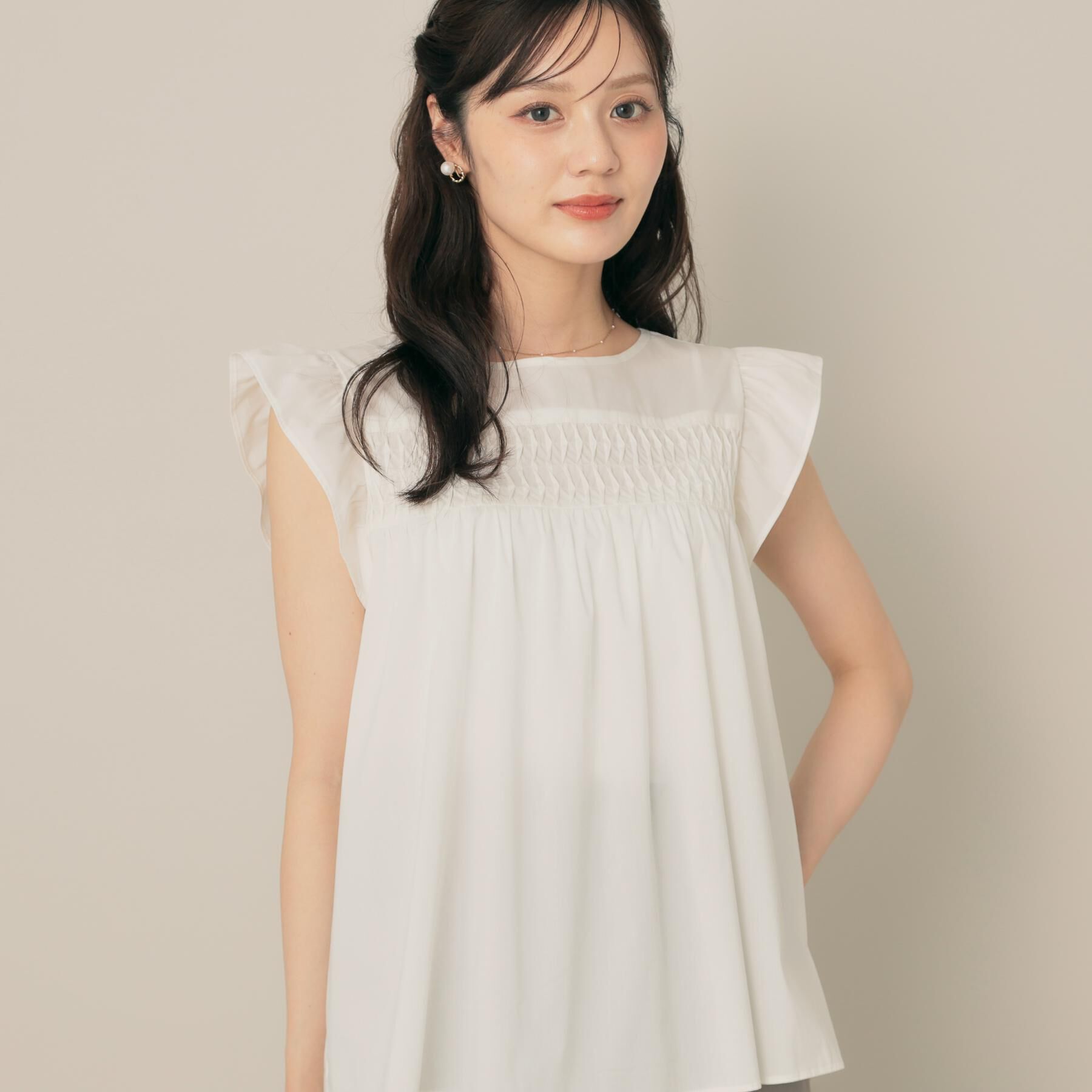 Couture broach「【大人可愛い・きれいめ】ランダムタックシャツブラウス」|シャツ・ブラウス|