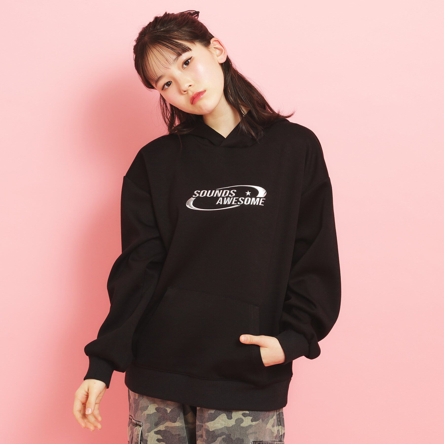 PINK-latte「シルバーワッペンポンチパーカ」|パーカー|ブラック(019)