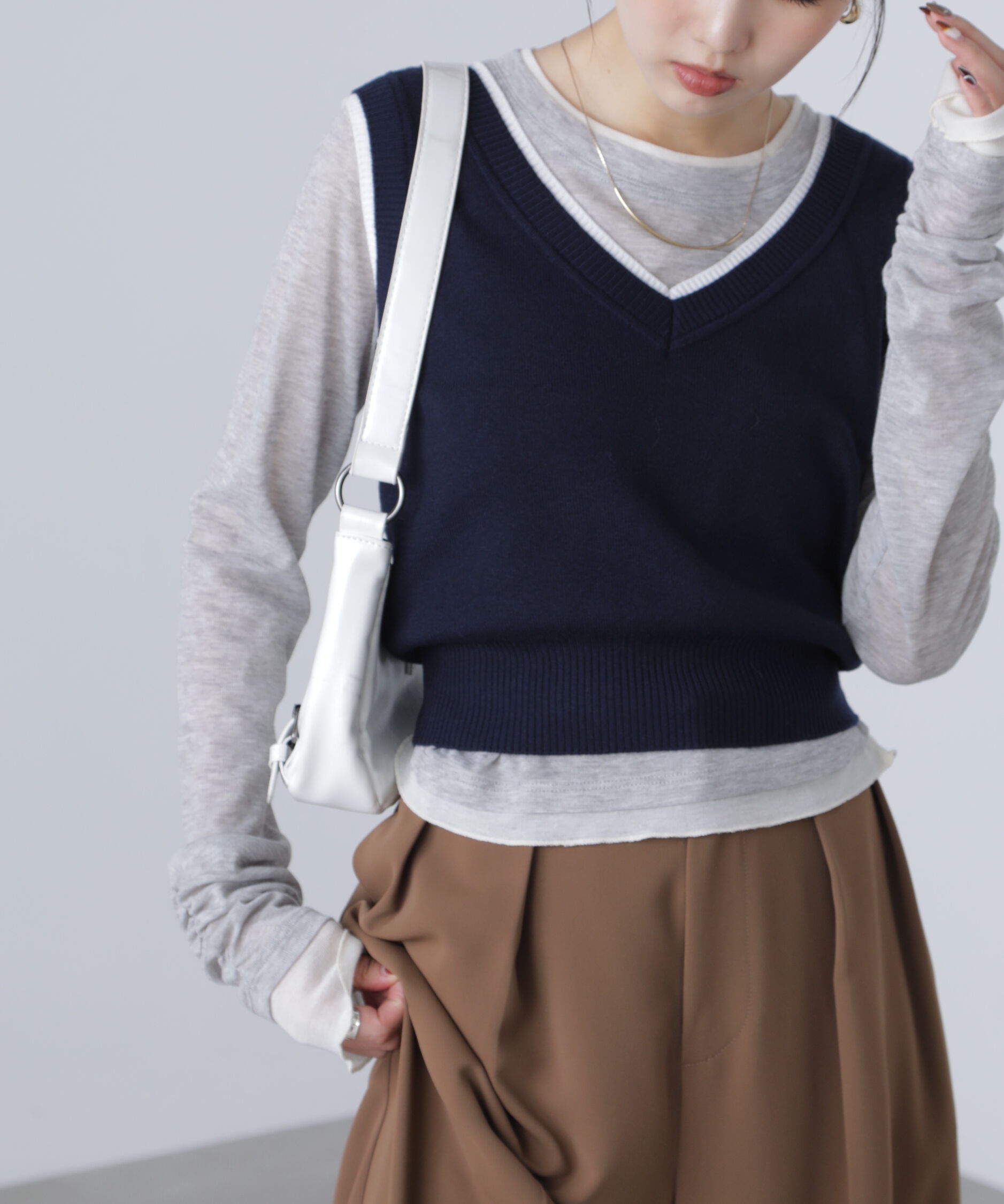  「レイヤードネック前後2WAYニットベスト」|ニット・セーター|