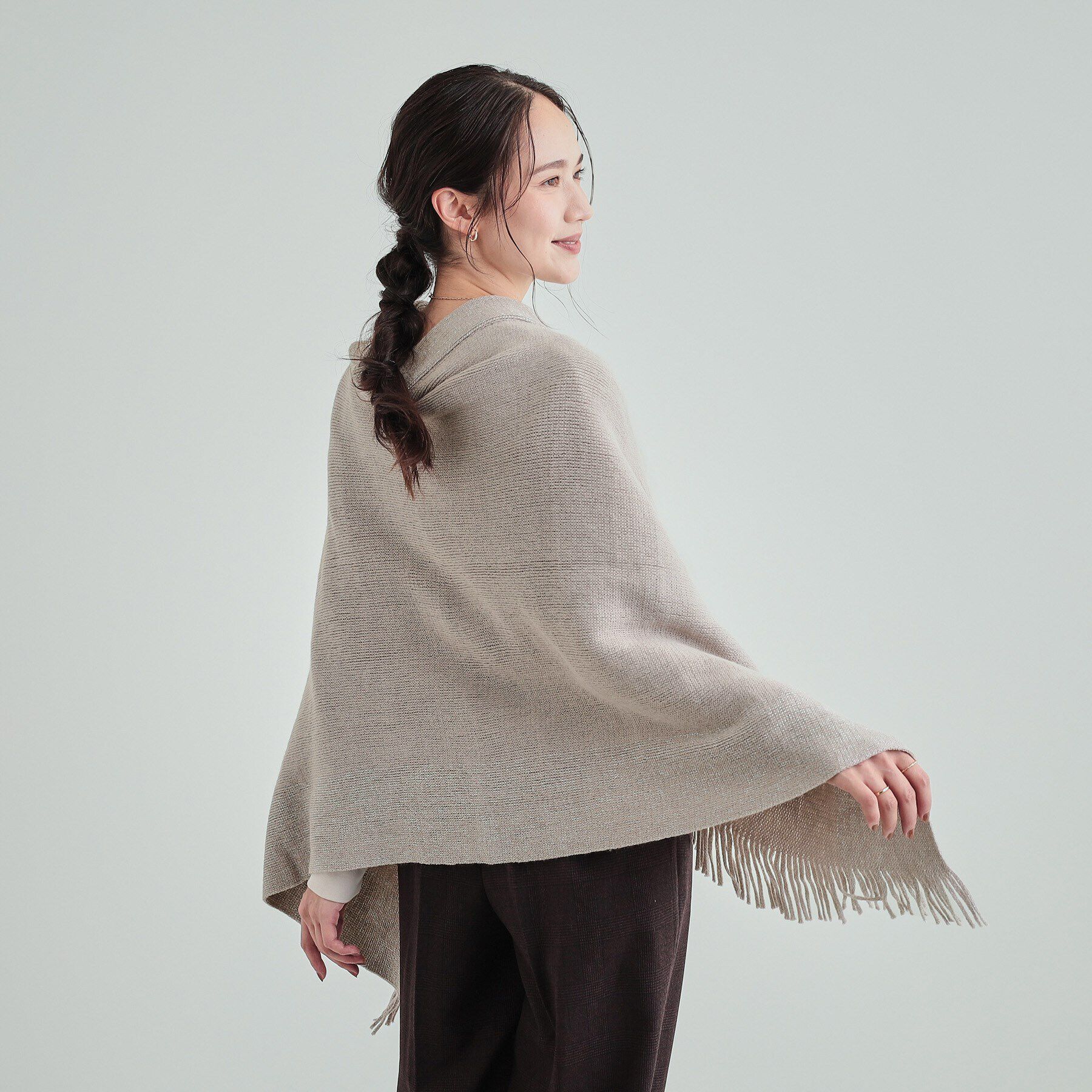 SHOO･LA･RUE「【2WAY】大人のきらめき ラメライン ラッセルケープ」|ストール|