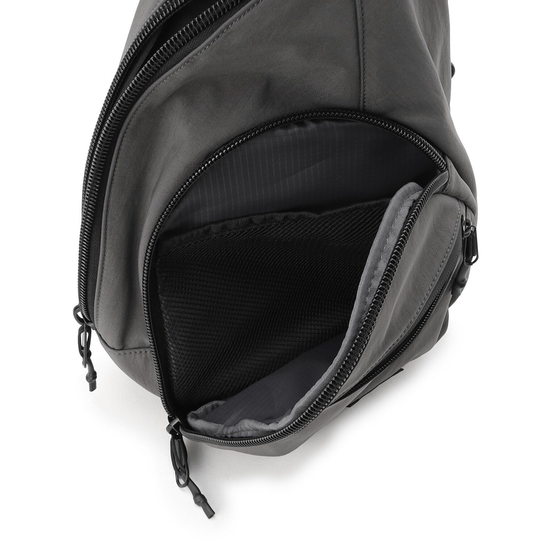 Dessin「【軽量・多ポケット】ナイロンボディバッグ」|その他|