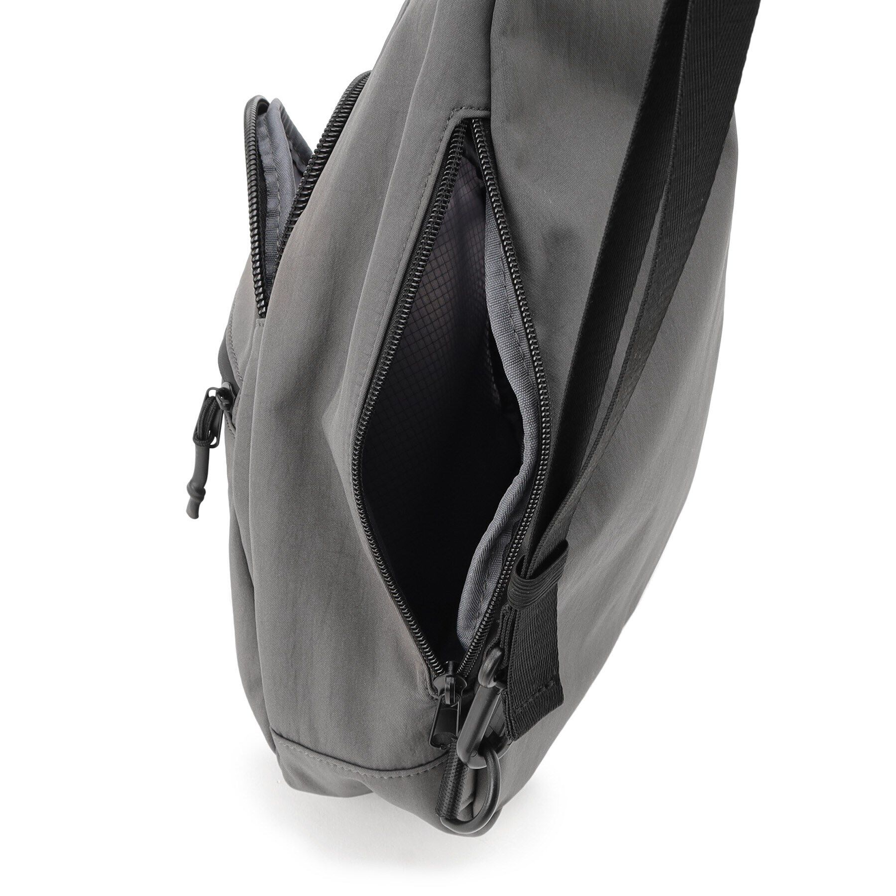 Dessin「【軽量・多ポケット】ナイロンボディバッグ」|その他|