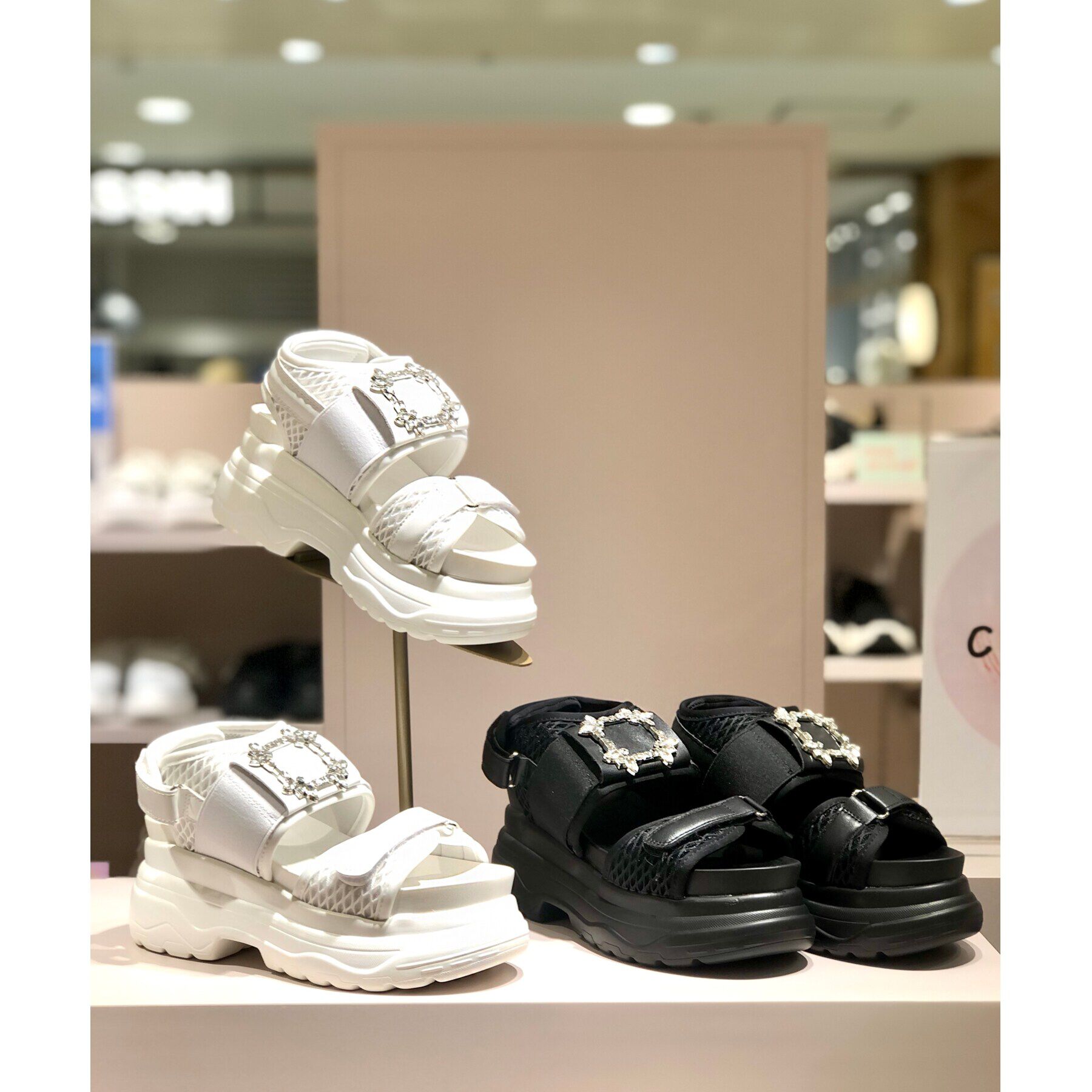 csT&P「軽量厚底2段ソール ビジューサンダル」|サンダル|