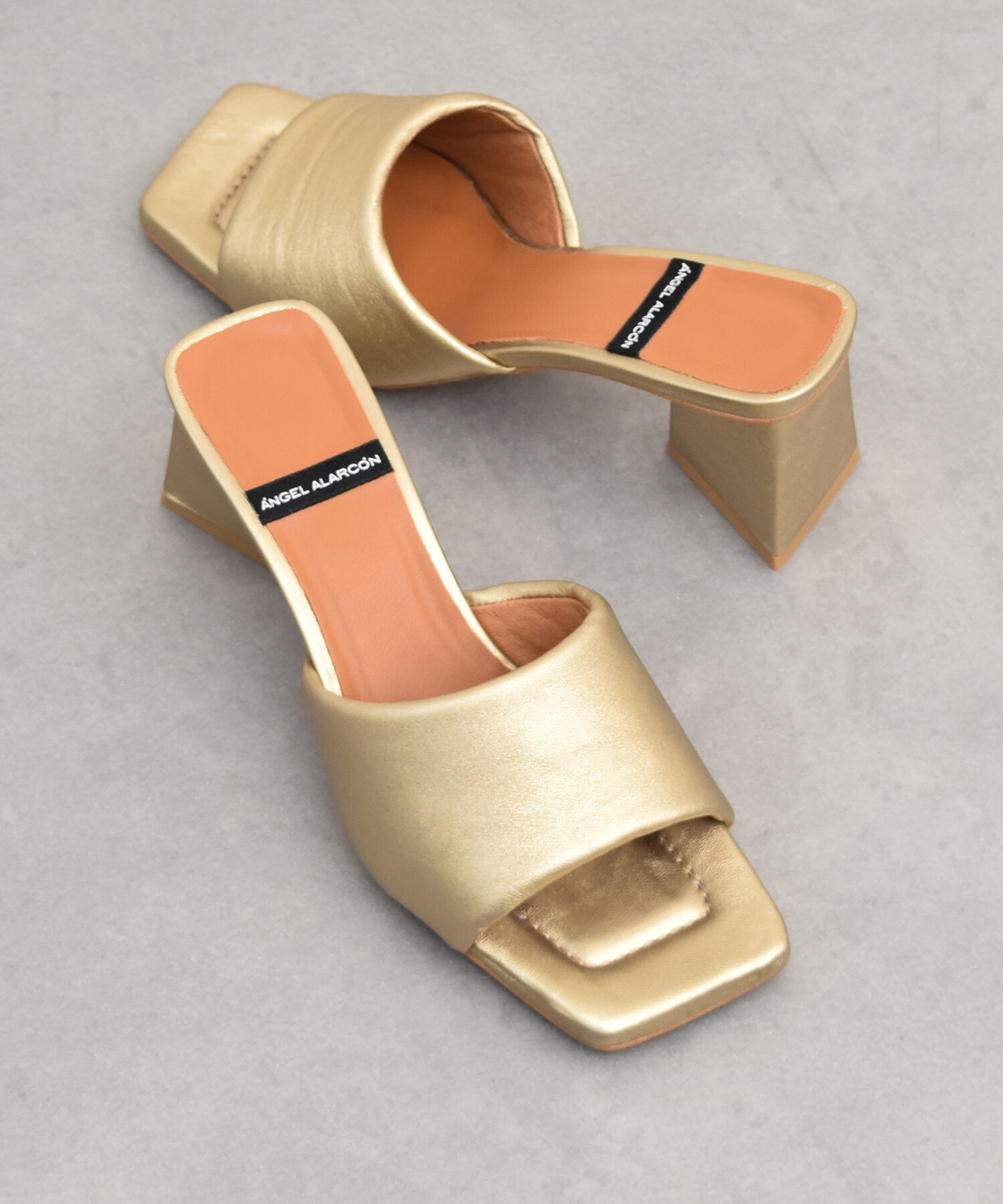 IMPORT SELECT「【ANGEL ALARCON】スクエアトウミュールサンダル(D52306)」|サンダル|GD