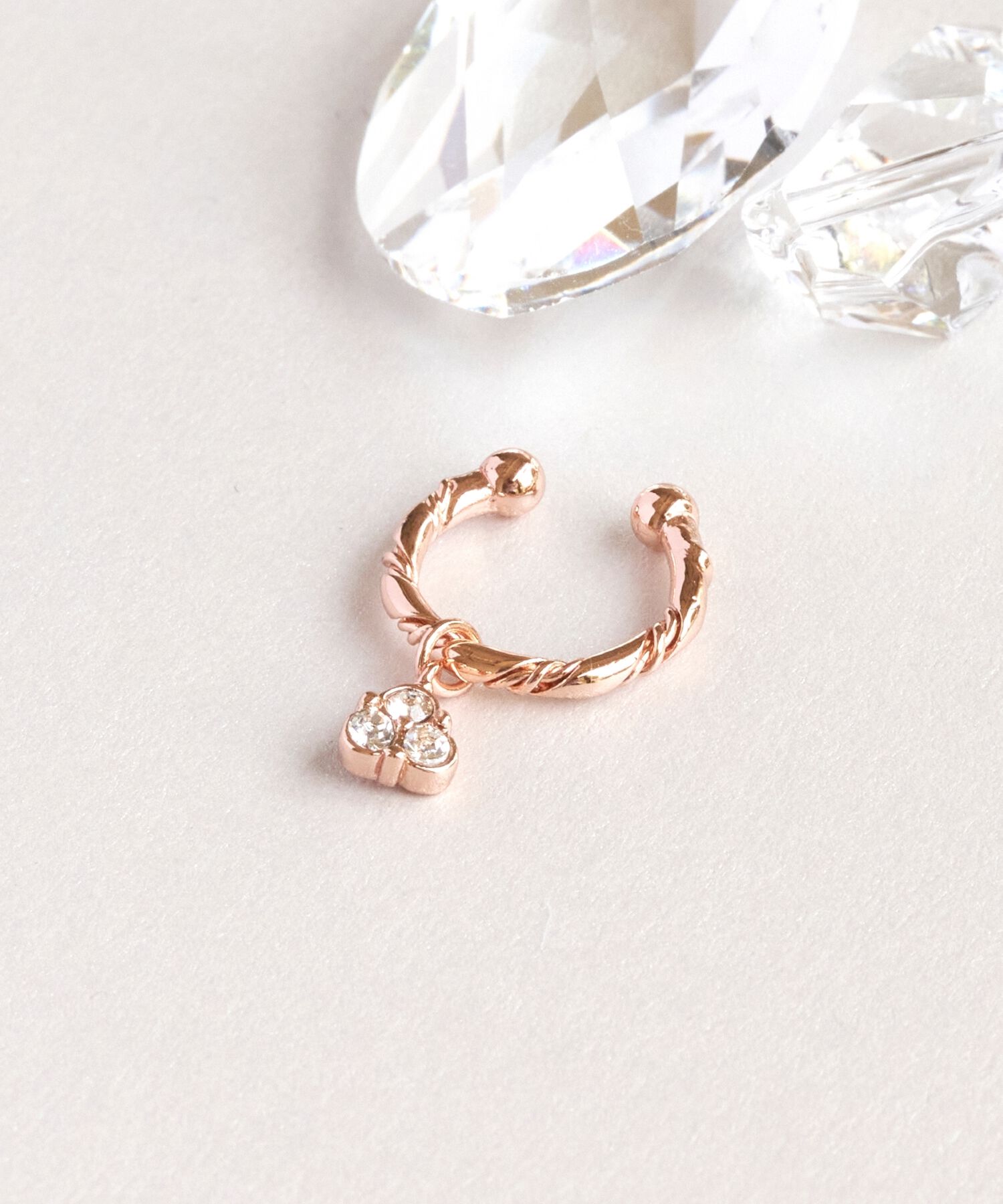 Phoebe「スパイラルラインビジューイヤーカフ　ローズゴールド」|イヤーカフ|