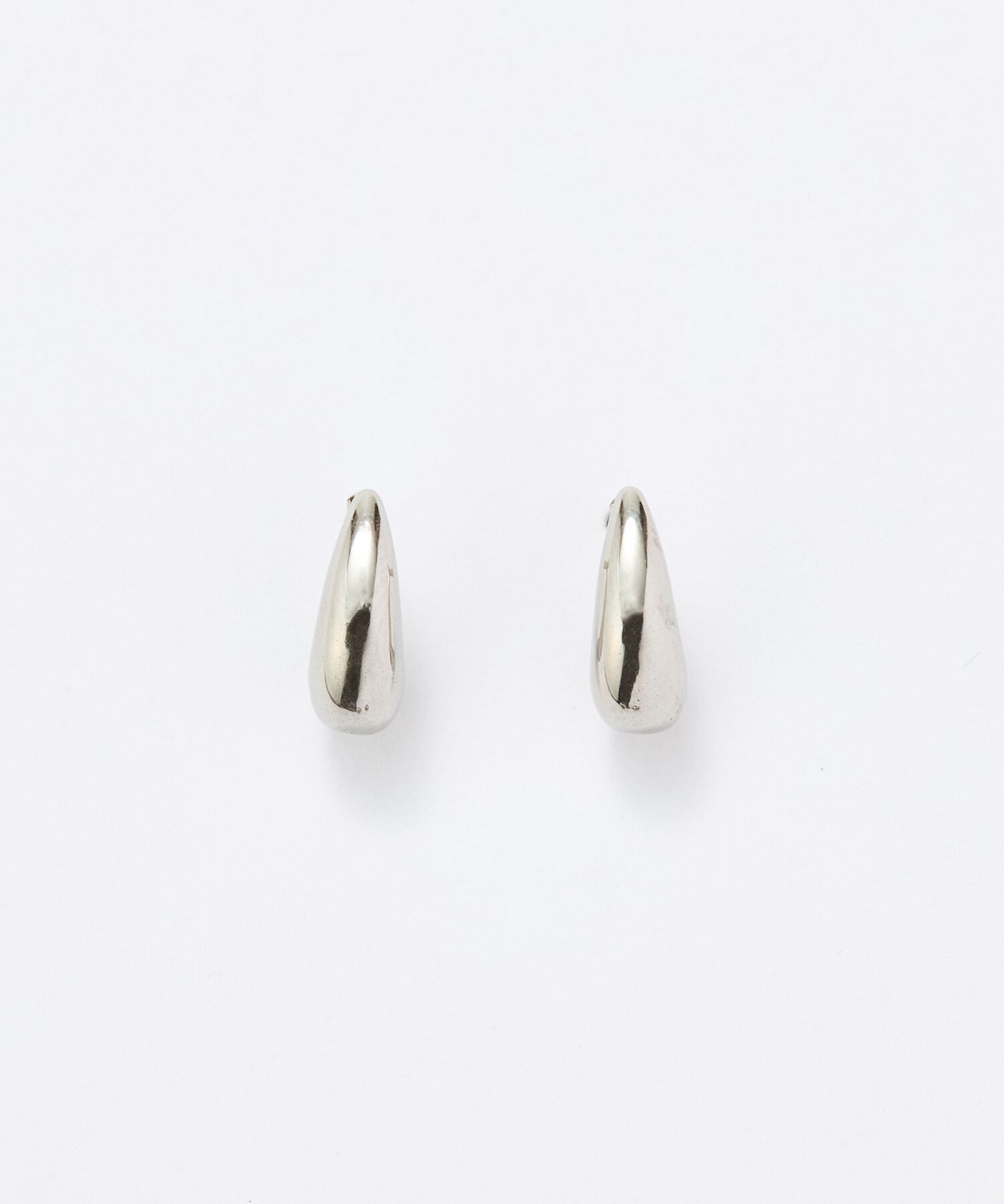 Phoebe「【金属アレルギー対応】ドロップハーフフープミニピアス　シルバー/サージカルステンレス」|ピアス|