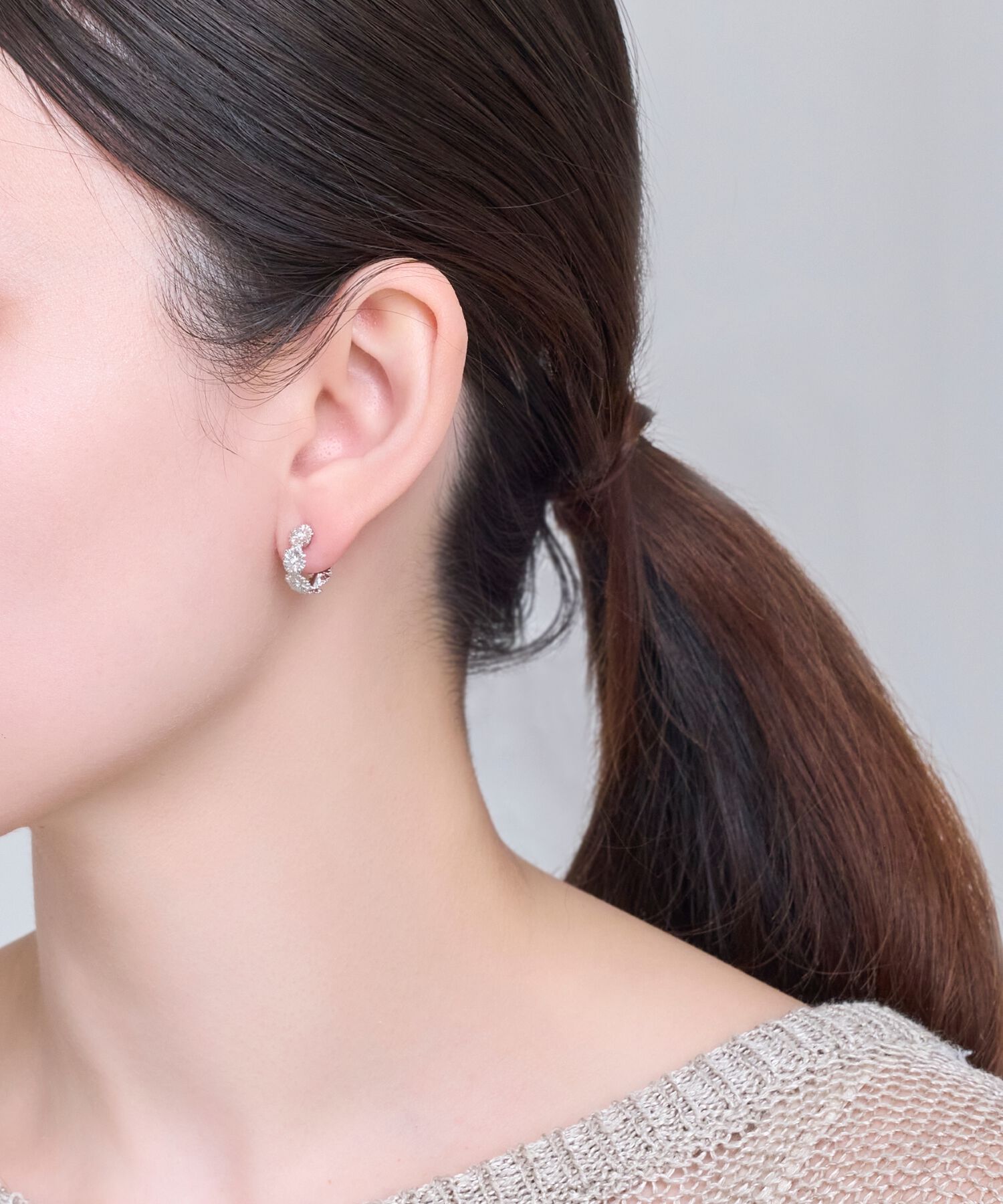 Phoebe「【金属アレルギー対応】マーガレットフラワーフープピアス　シルバー」|ピアス|