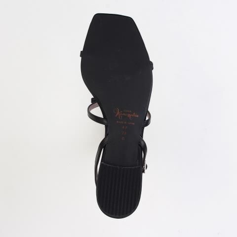 銀座かねまつ「AP250371STEBLK　【本革】【PREMIERE PORTE】ストリングサンダル」|サンダル|