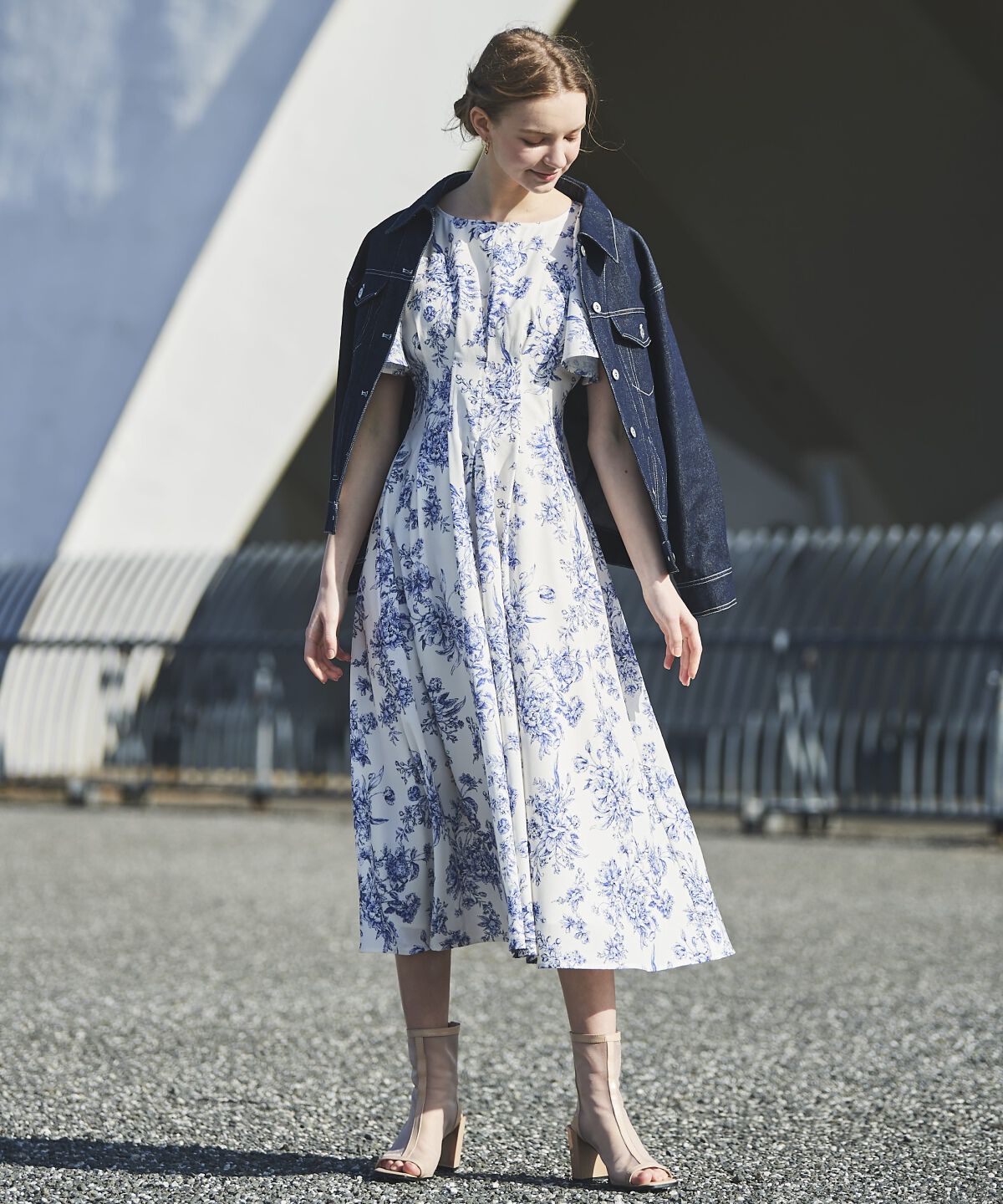 アンドクチュール「バックレースアップミドル丈デニムジャケット」|デニムジャケット|