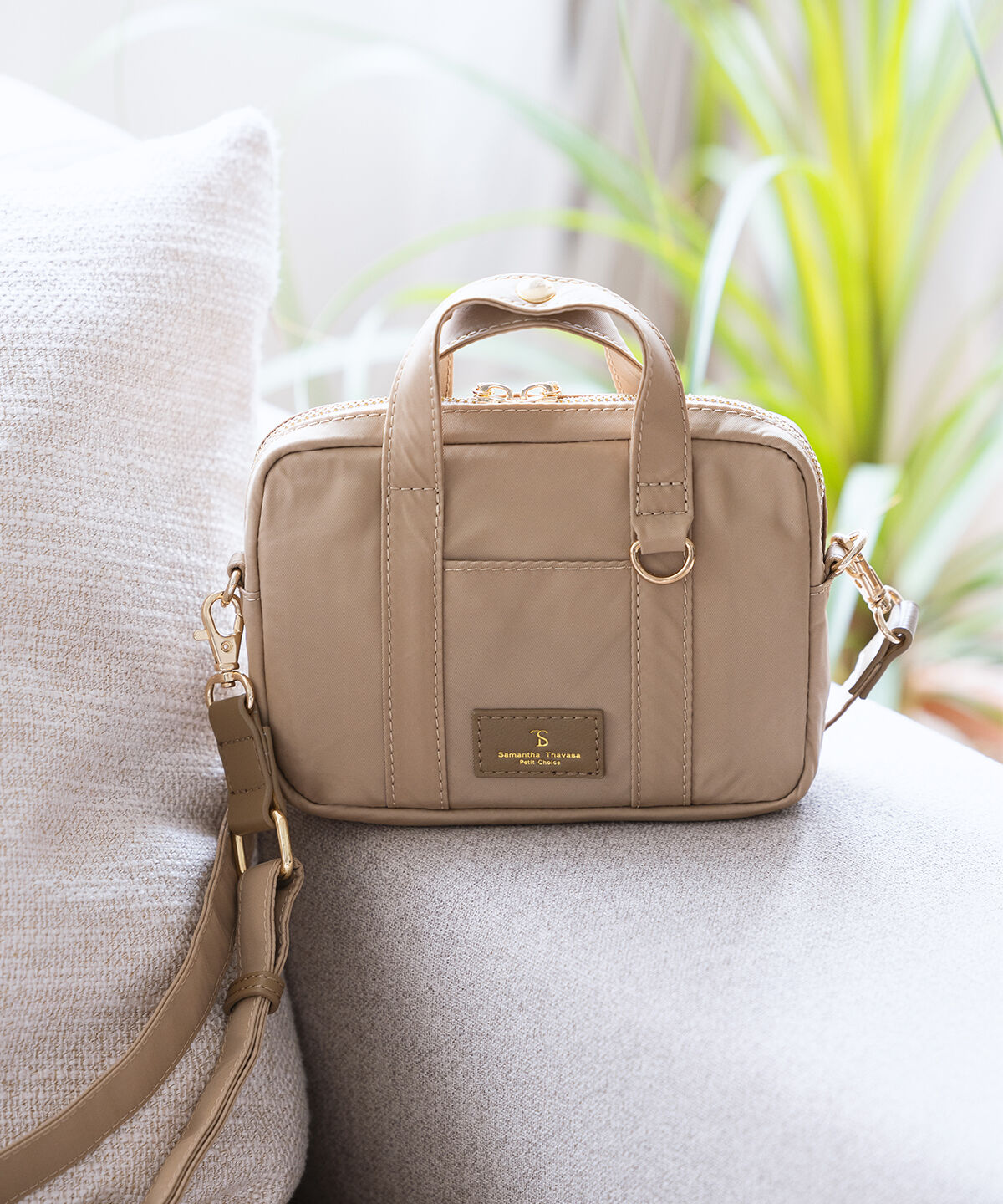 Samantha Thavasa Petit Choice「ナイロンスマホショルダー」|ショルダー・メッセンジャー|ベージュ