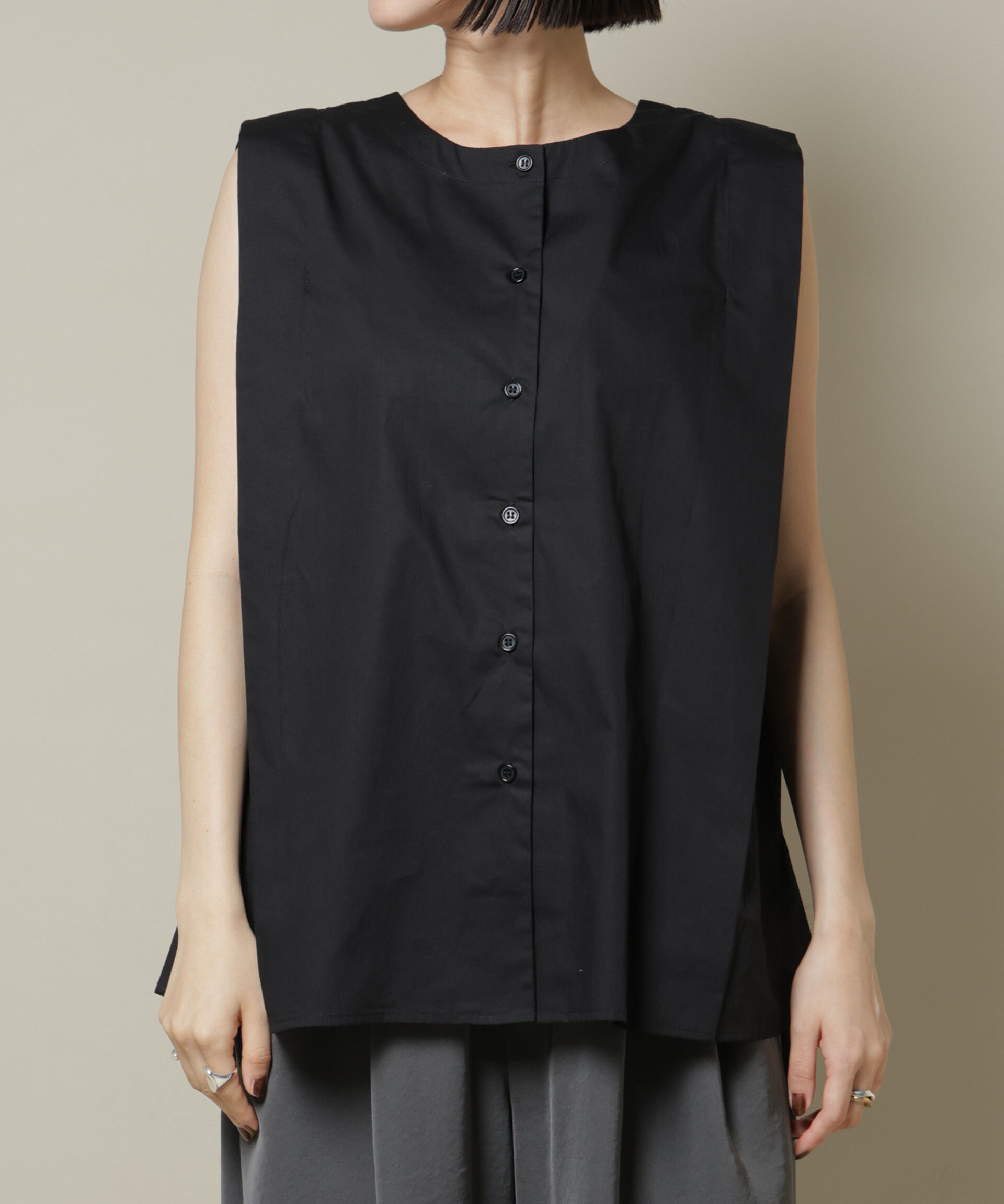 nano･universe「前後2wayブロードボタンデザインノースリーブブラウス」|シャツ・ブラウス|