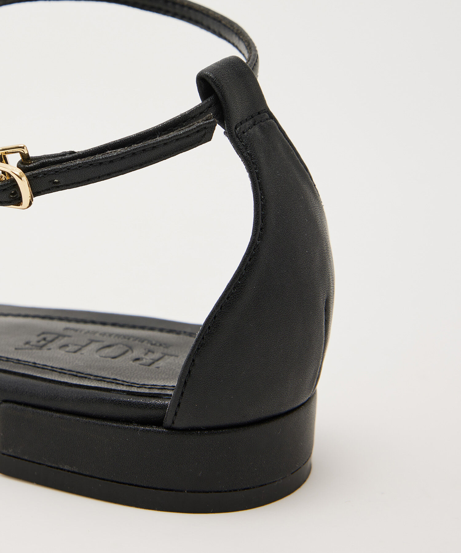 ROPE「【雑誌掲載】アンクルストラップサンダル」|サンダル|