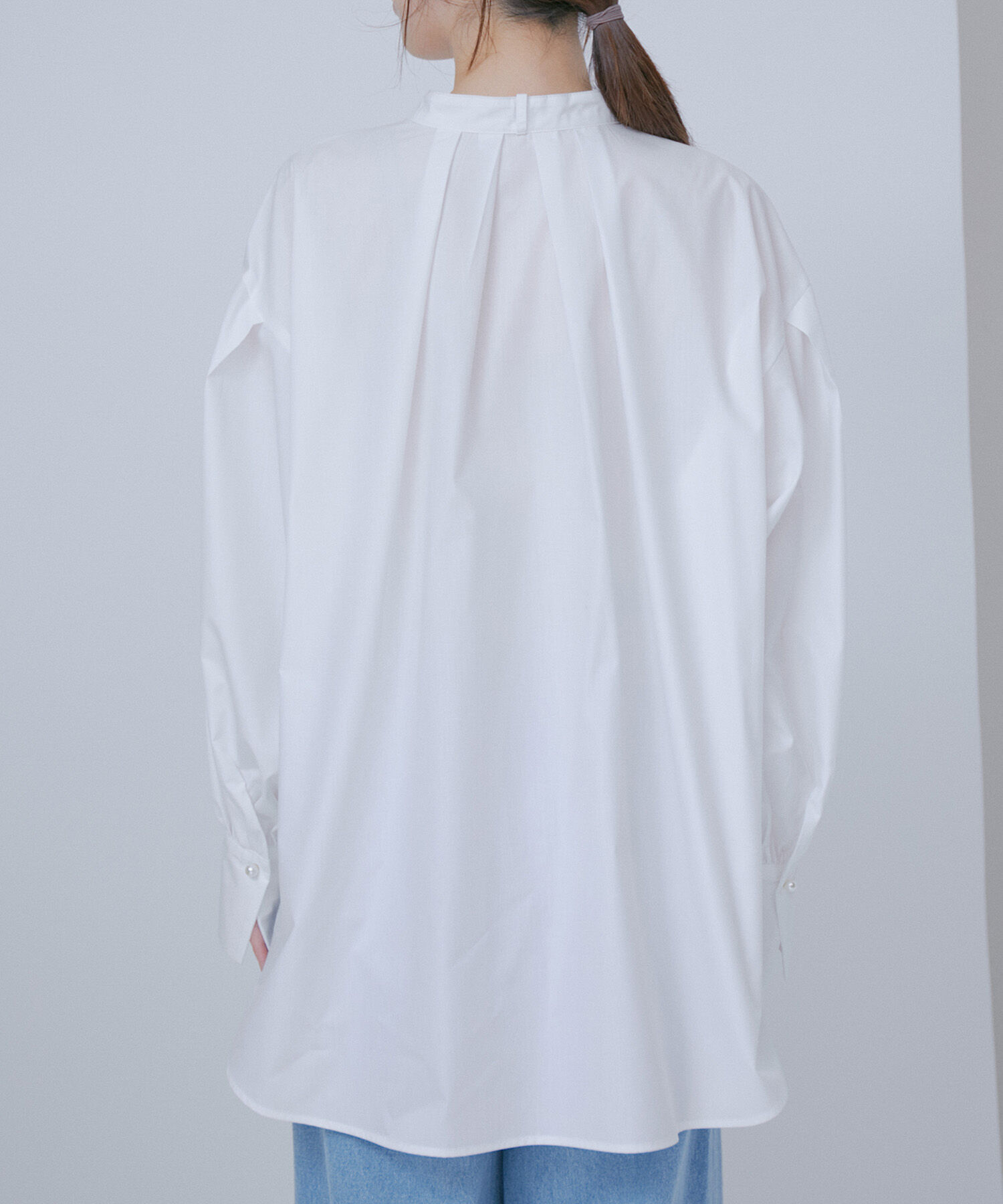 VIS「【洗える・防シワ】リボンボウタイパールボタンバンドカラーシャツ」|シャツ・ブラウス|