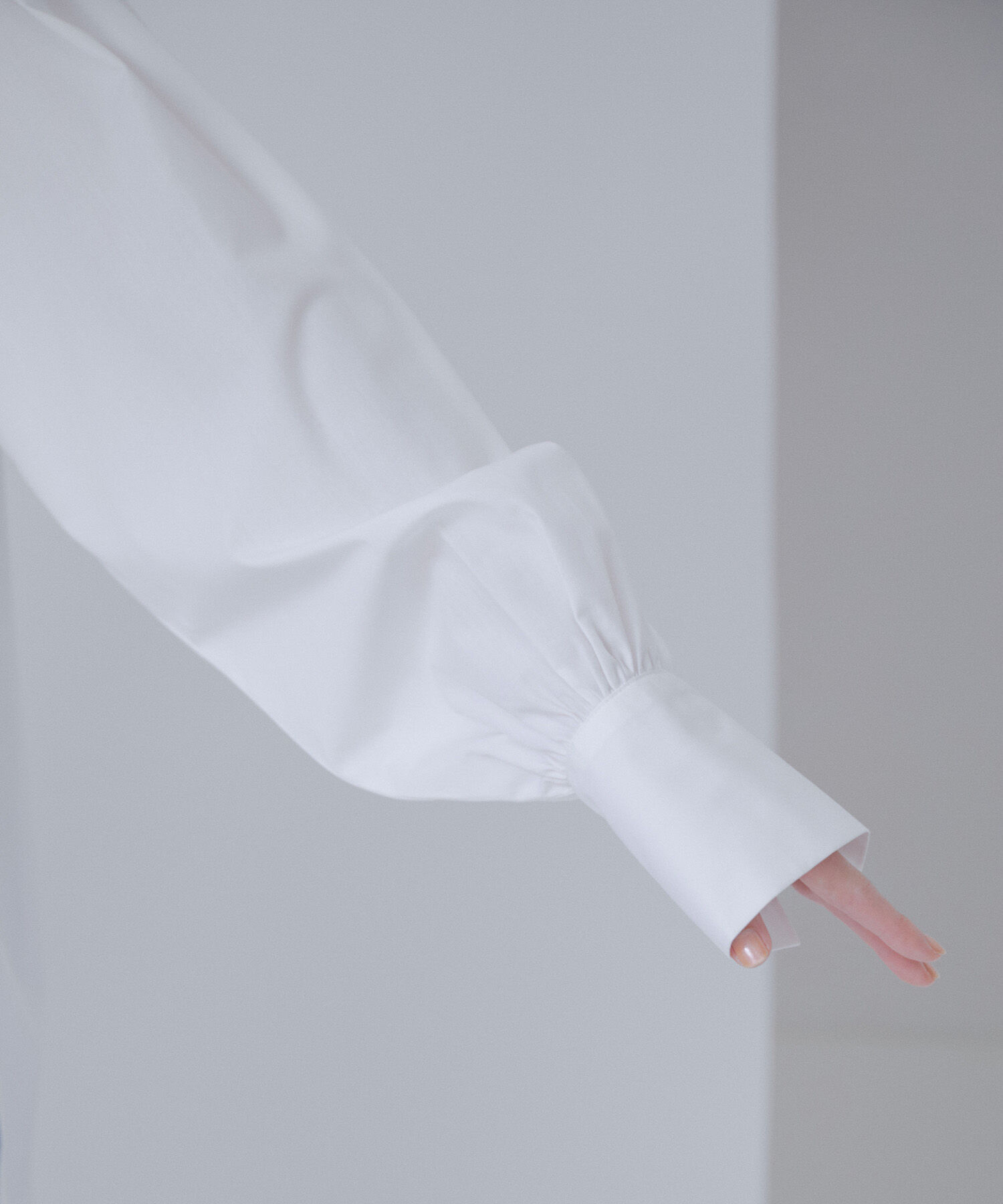 VIS「【洗える・防シワ】リボンボウタイパールボタンバンドカラーシャツ」|シャツ・ブラウス|