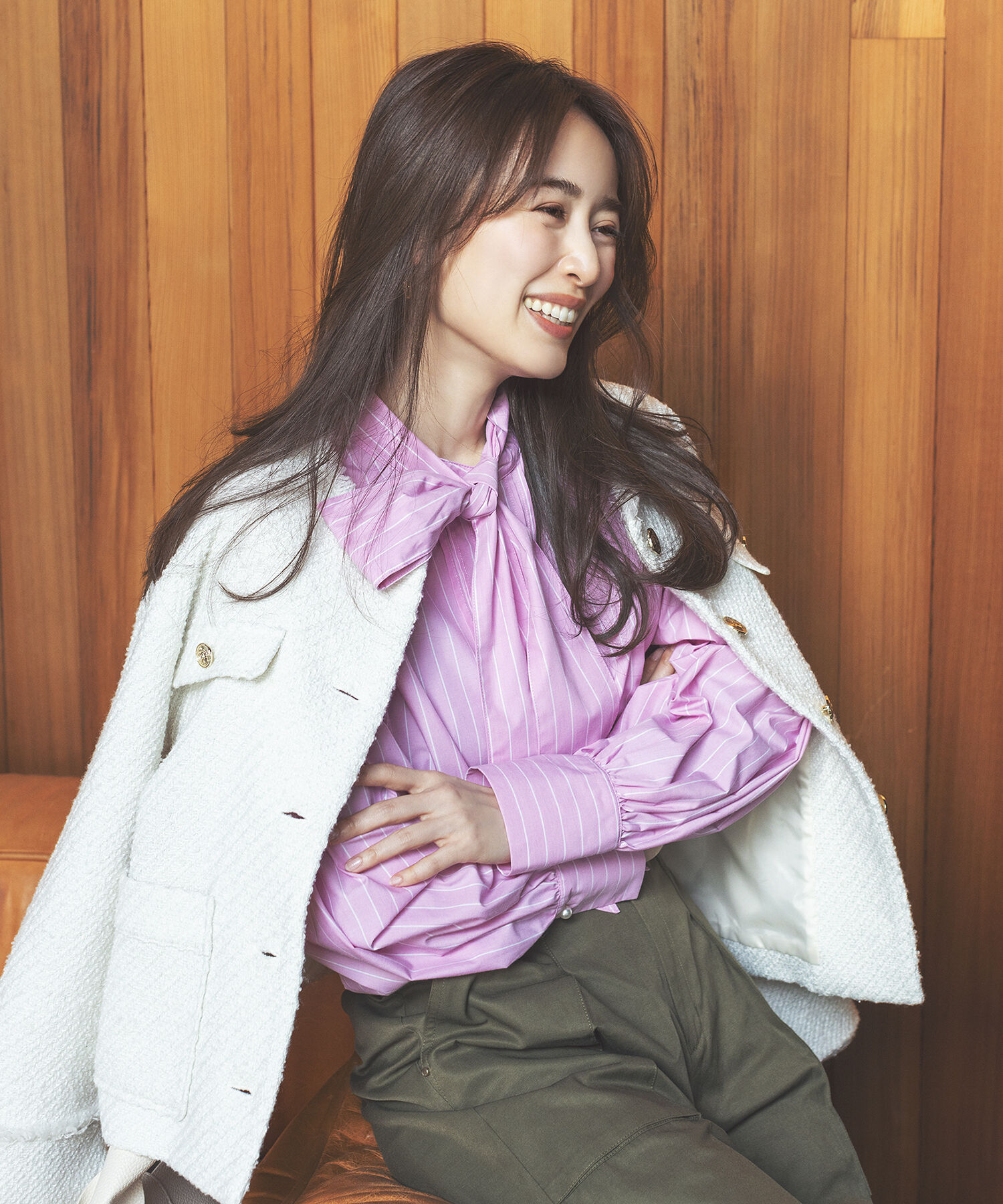 VIS「【洗える・防シワ】リボンボウタイパールボタンバンドカラーシャツ」|シャツ・ブラウス|