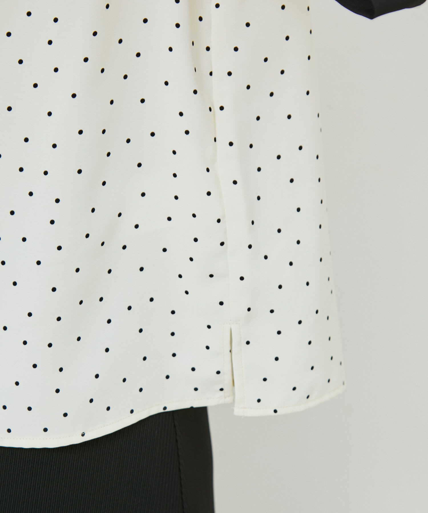 vis-a-vis「【WEB限定】バイカラーフロントタック5分袖ブラウス」|シャツ・ブラウス|