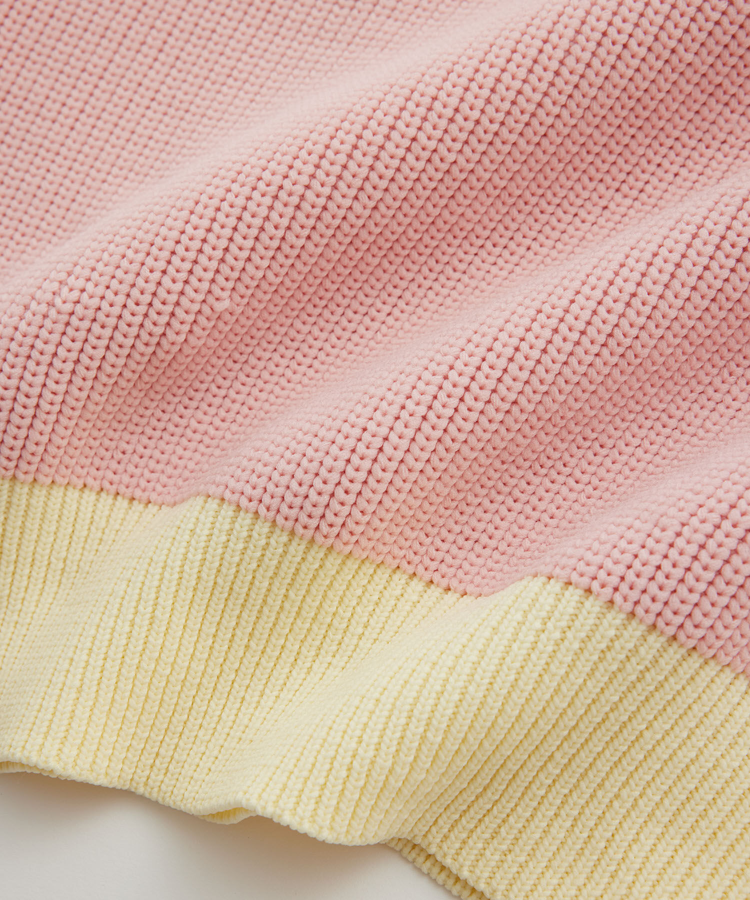 ADAM ET ROPE'「発売後即完売!!《WEB限定》【LOGAN/ローガン 別注】カレッジニット Vネック オーバーシルエット/ワッペン付」|ニット・セーター|