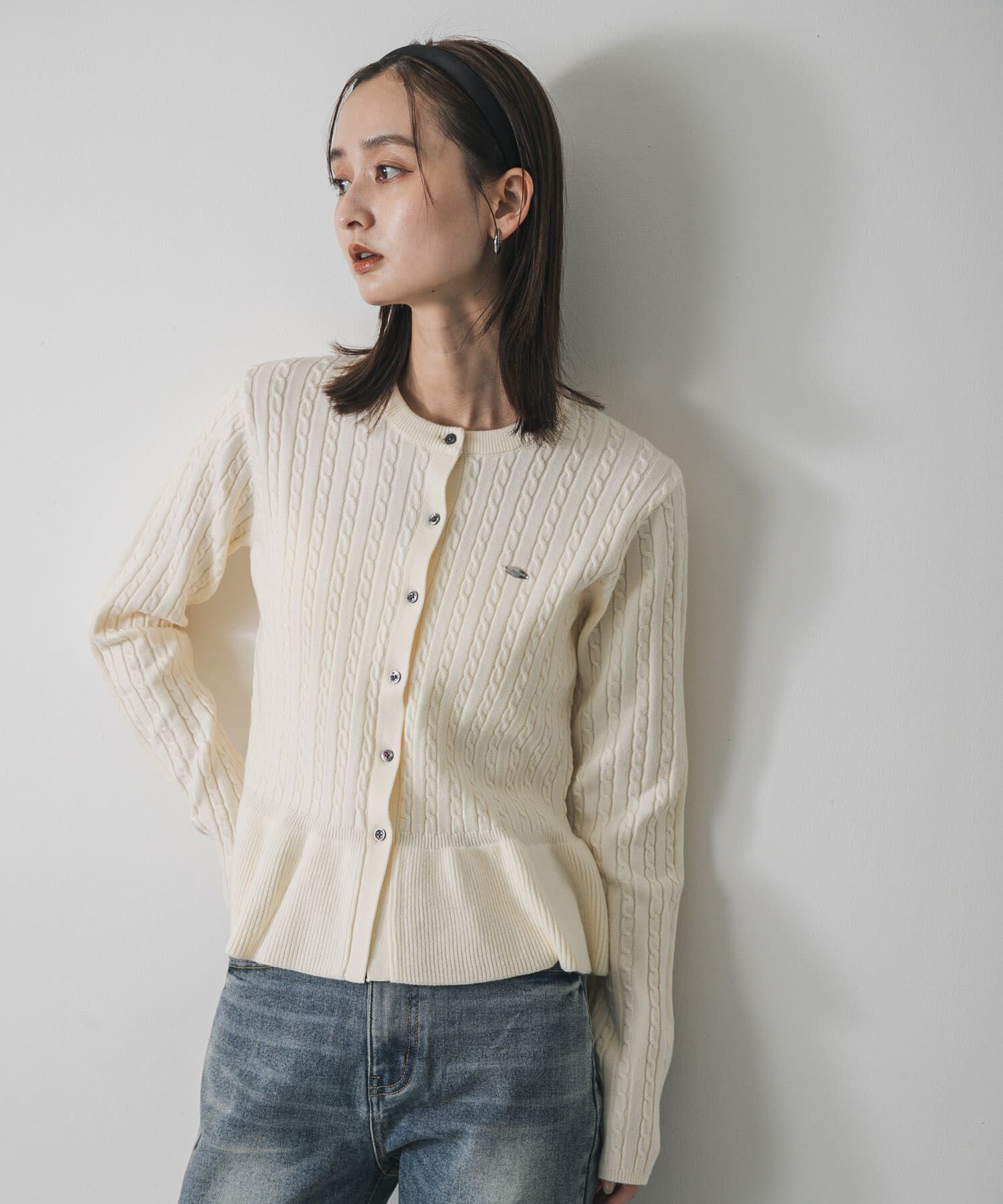 SENSE OF PLACE by URBAN RESEARCH「ミニケーブルペプラムセーター」|ニット・セーター|