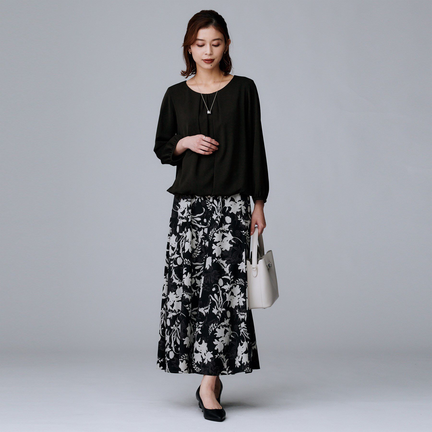 UNTITLED「【通勤スーツ/オフィス/フォーマル】パウダリーブラウス」|シャツ・ブラウス|