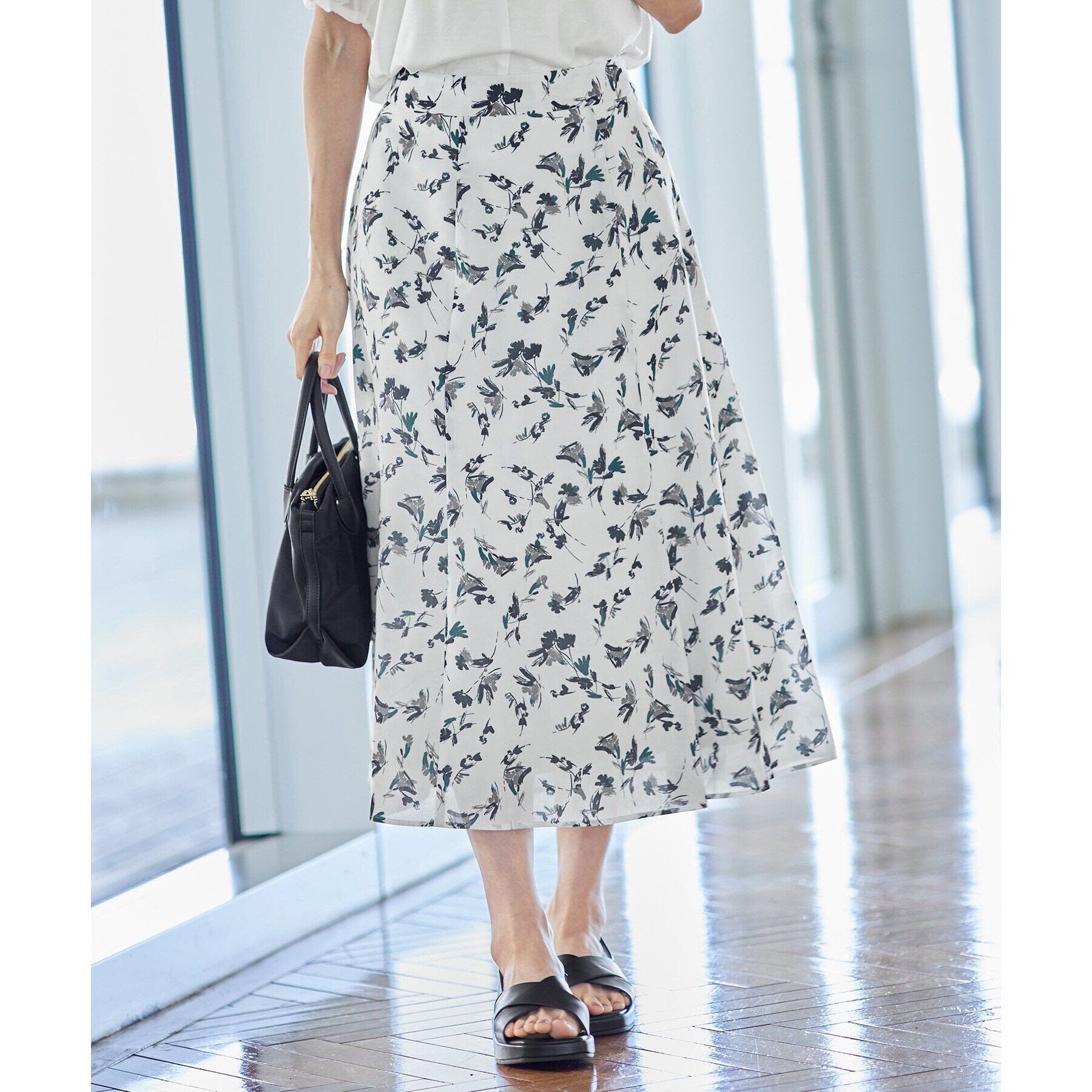 Reflect「【マシンウォッシュ可】フラワー柄フレアスカート」|スカート|オフホワイト(103