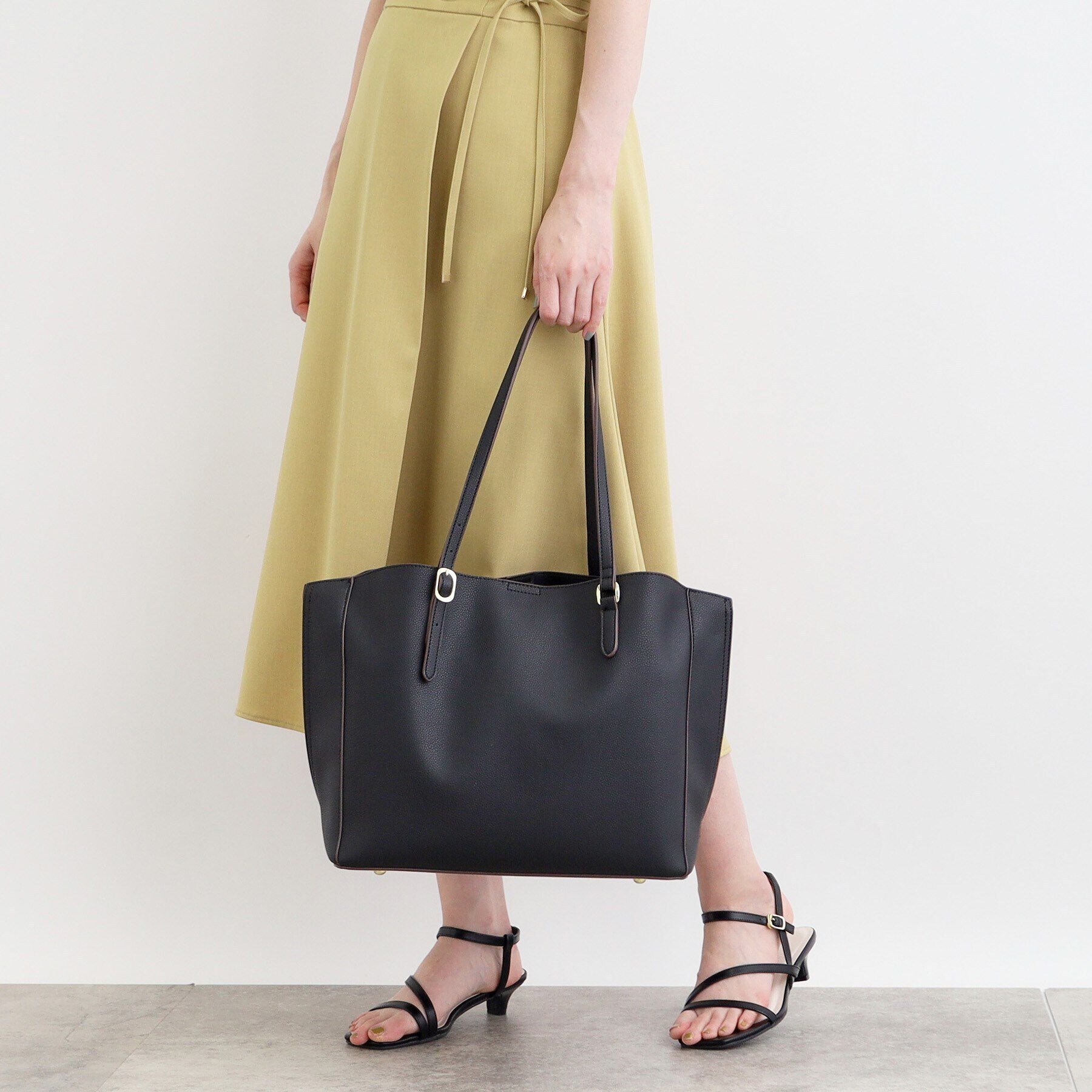 grove「【人間工学・A4】サイドスリットトート」|トートバッグ|