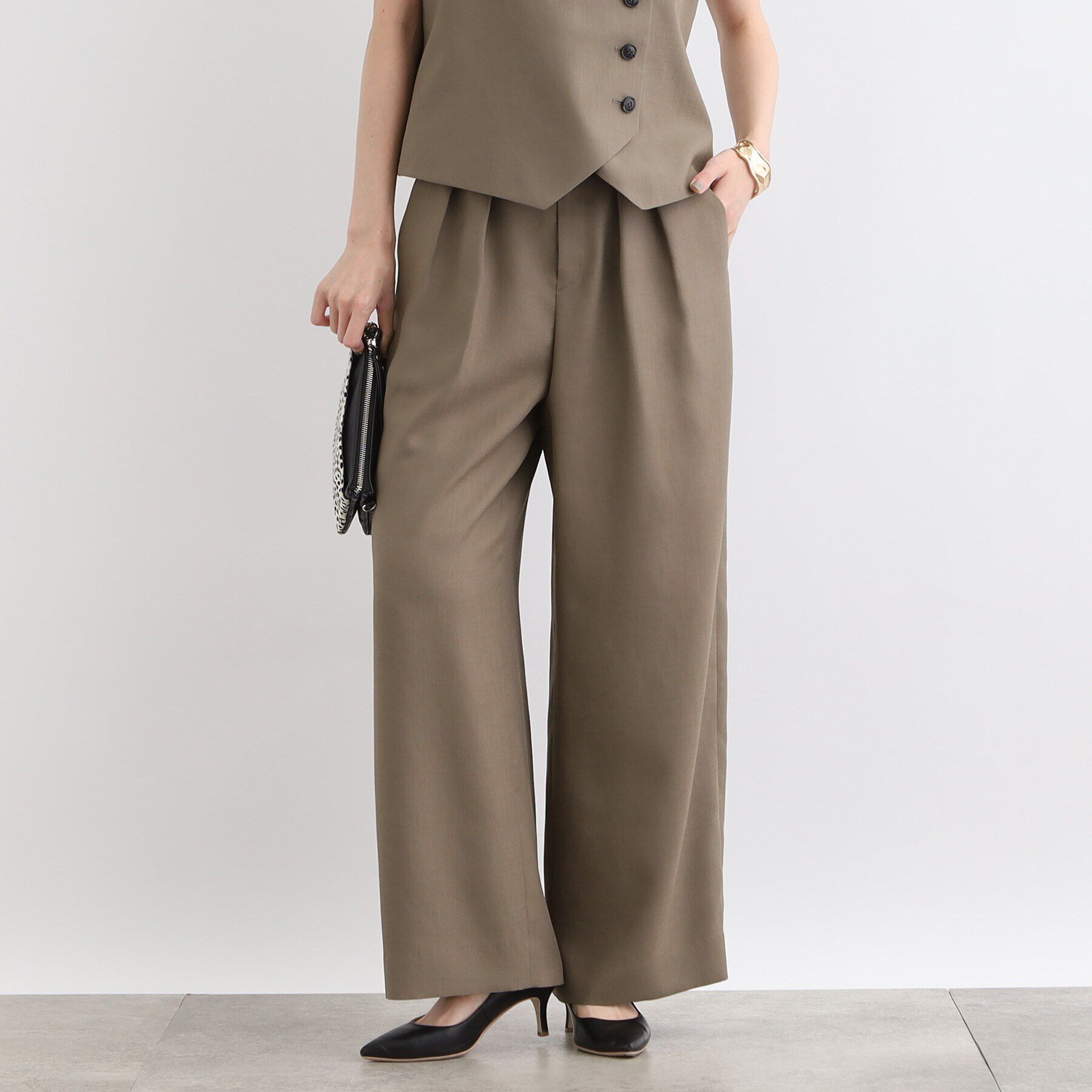 INDIVI「【トリアセテート混/SETUP可能】タックワイドパンツ」|その他|カーキ(027)