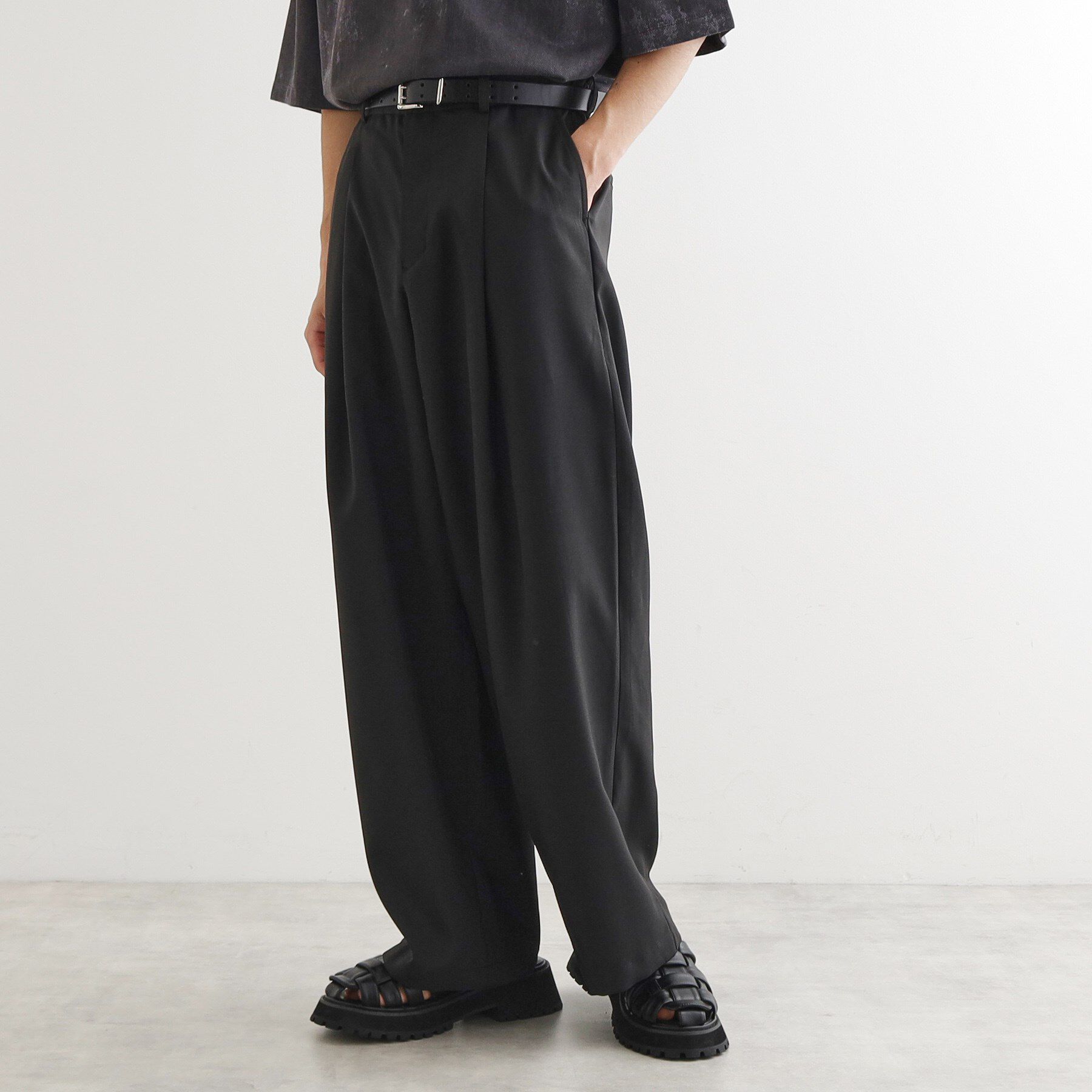 tk.TAKEO KIKUCHI「リネンタッチ バレルスラックス」|その他|ブラック(019)