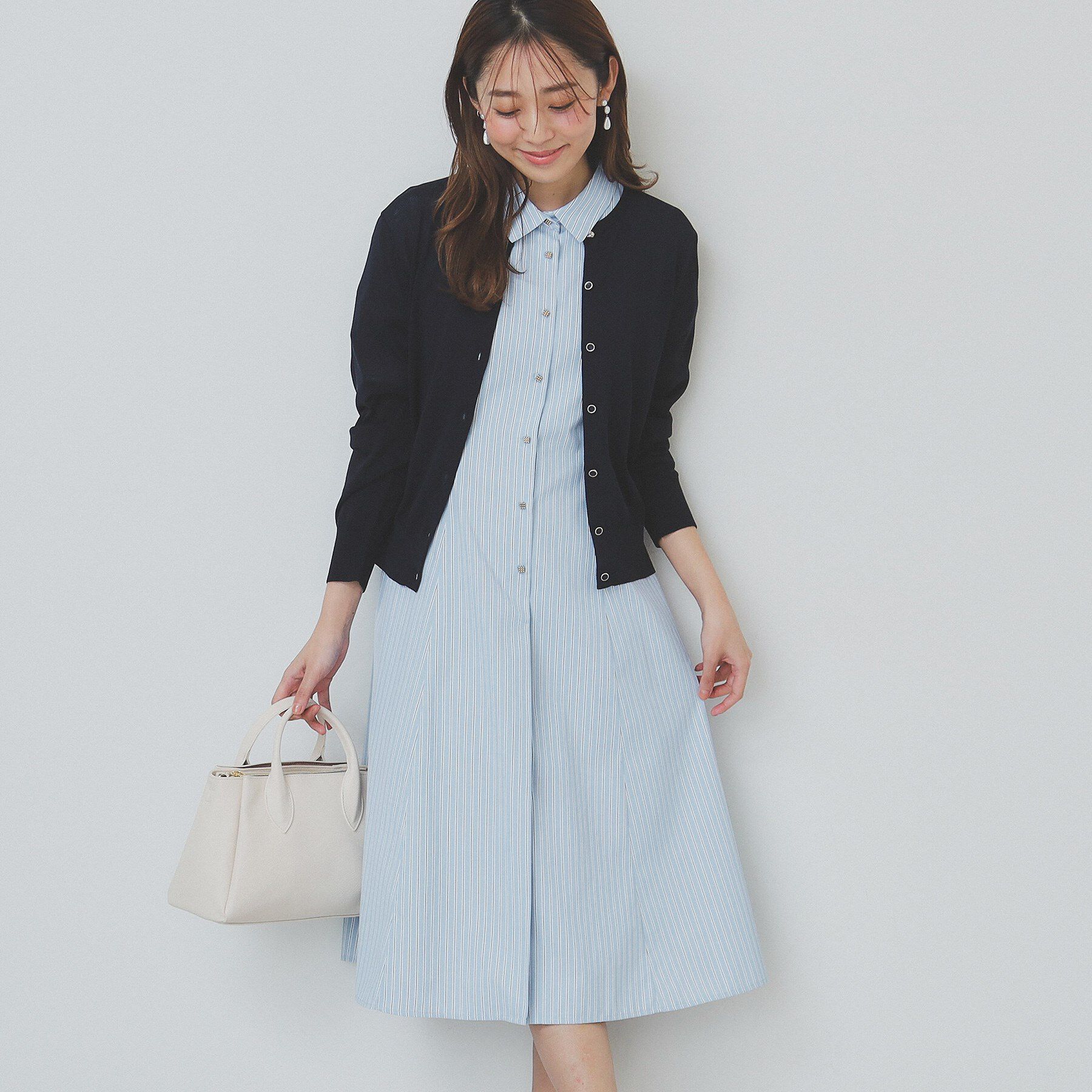 index「《7色展開/XS-LLサイズ》ビジューボタンニットカーディガン【洗濯機洗い可/抗ピル/接触冷感】」|カーディガン|