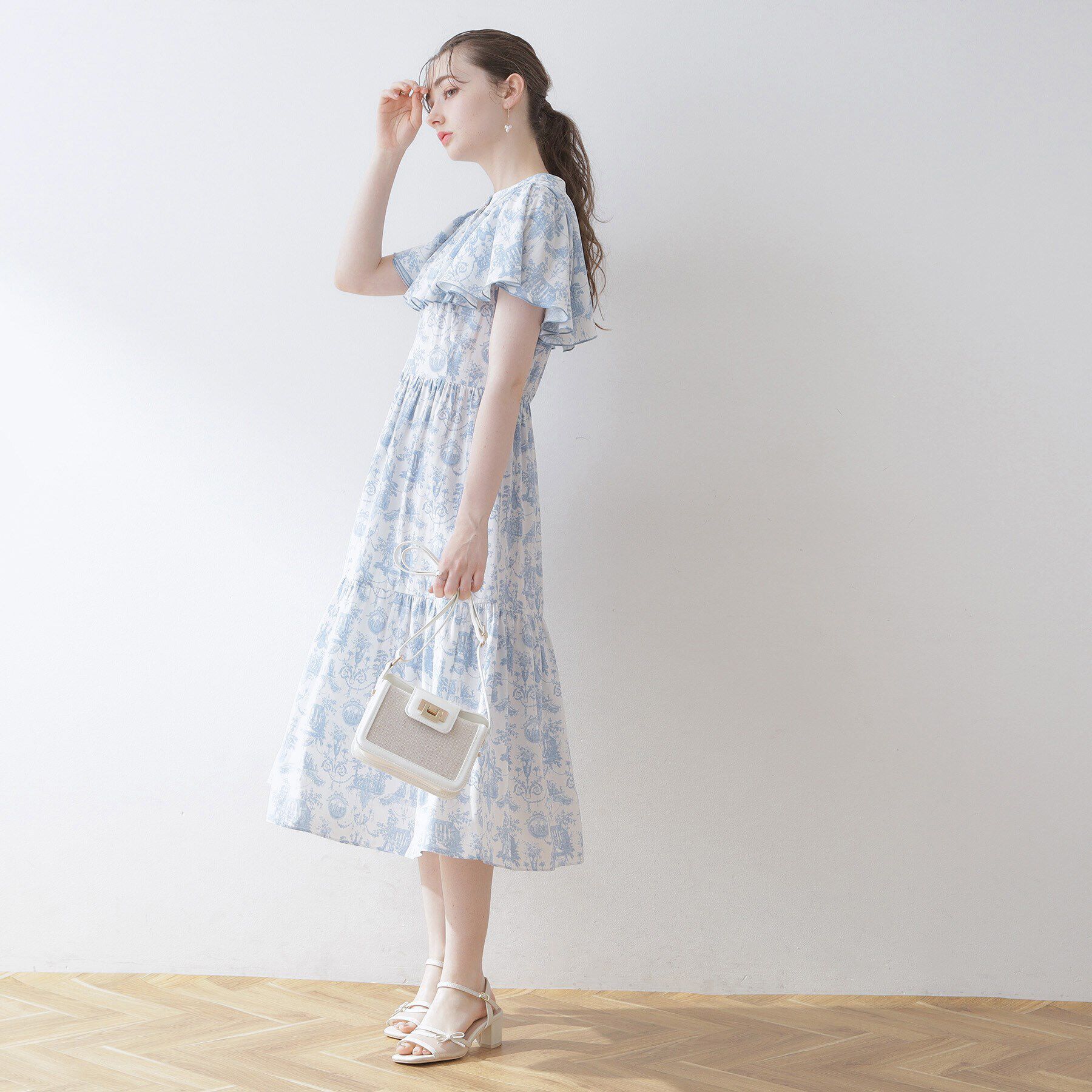 Couture broach「トワル・ド・ジュイ ケープドレス」|ワンピース|