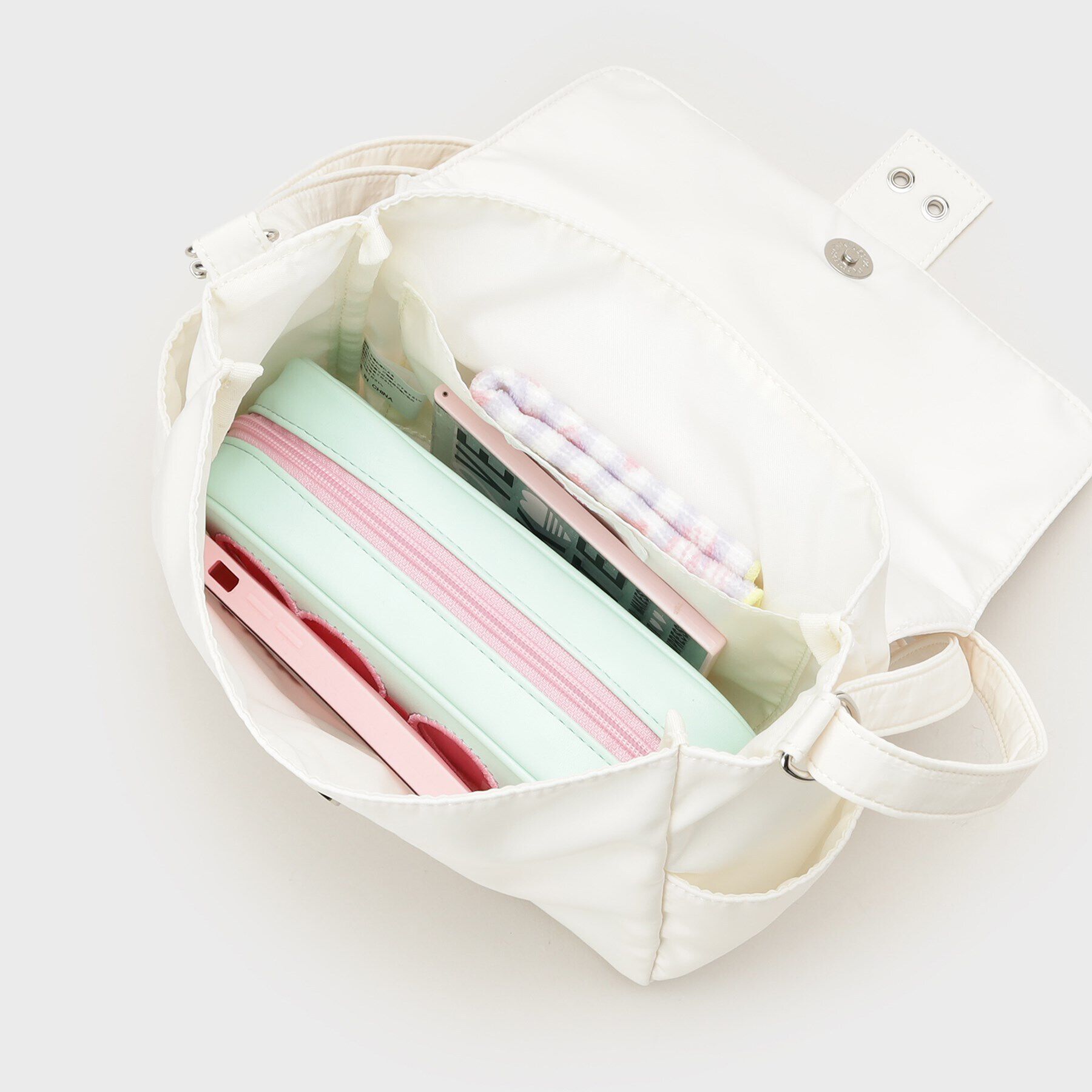 PINK-latte「ハトメショルダー」|ショルダー・メッセンジャー|