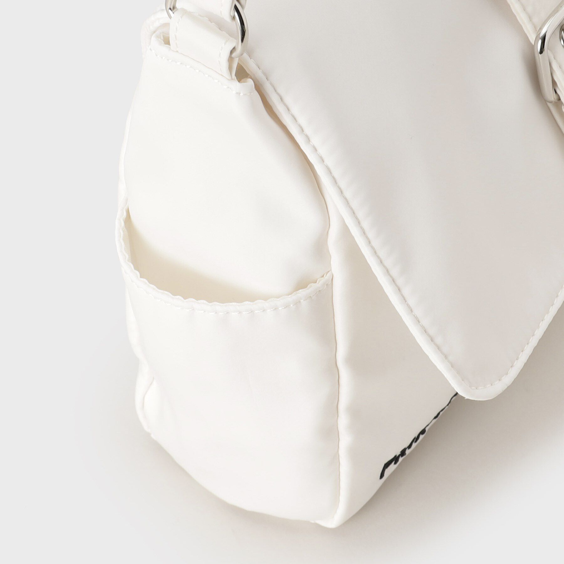 PINK-latte「ハトメショルダー」|ショルダー・メッセンジャー|