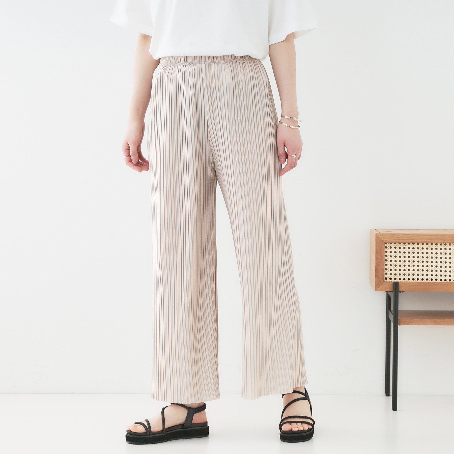 SHOO･LA･RUE「【洗える】楽してほっそり見え カットプリーツパンツ」|その他|オフホワイト(003